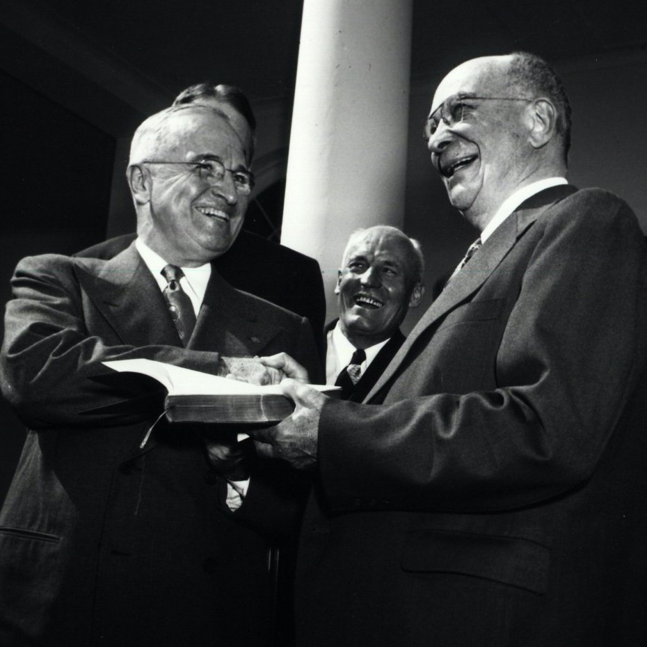 Truman receiving the RSV (1952)