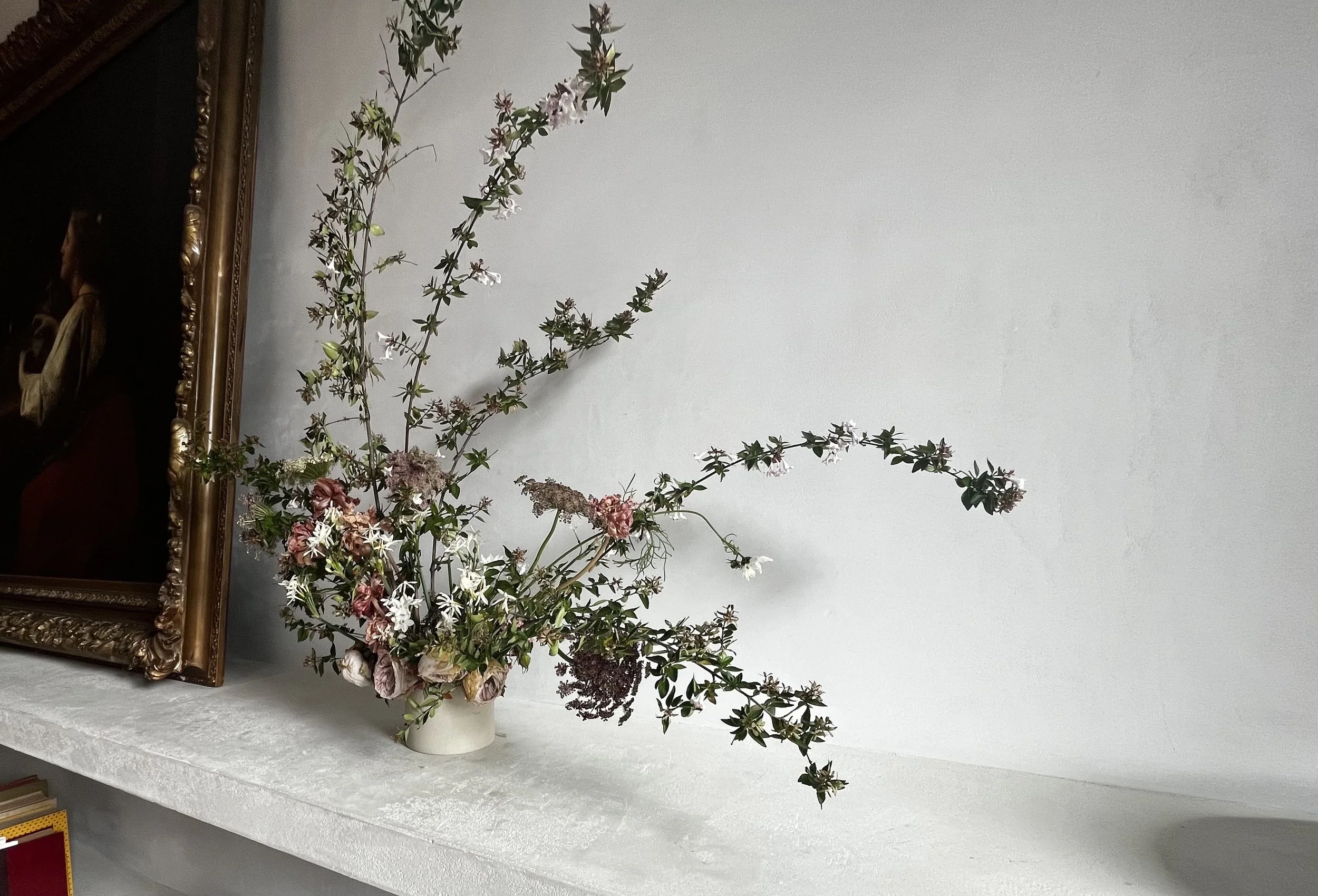 4 flower bouquets 4 strikingly different compositions