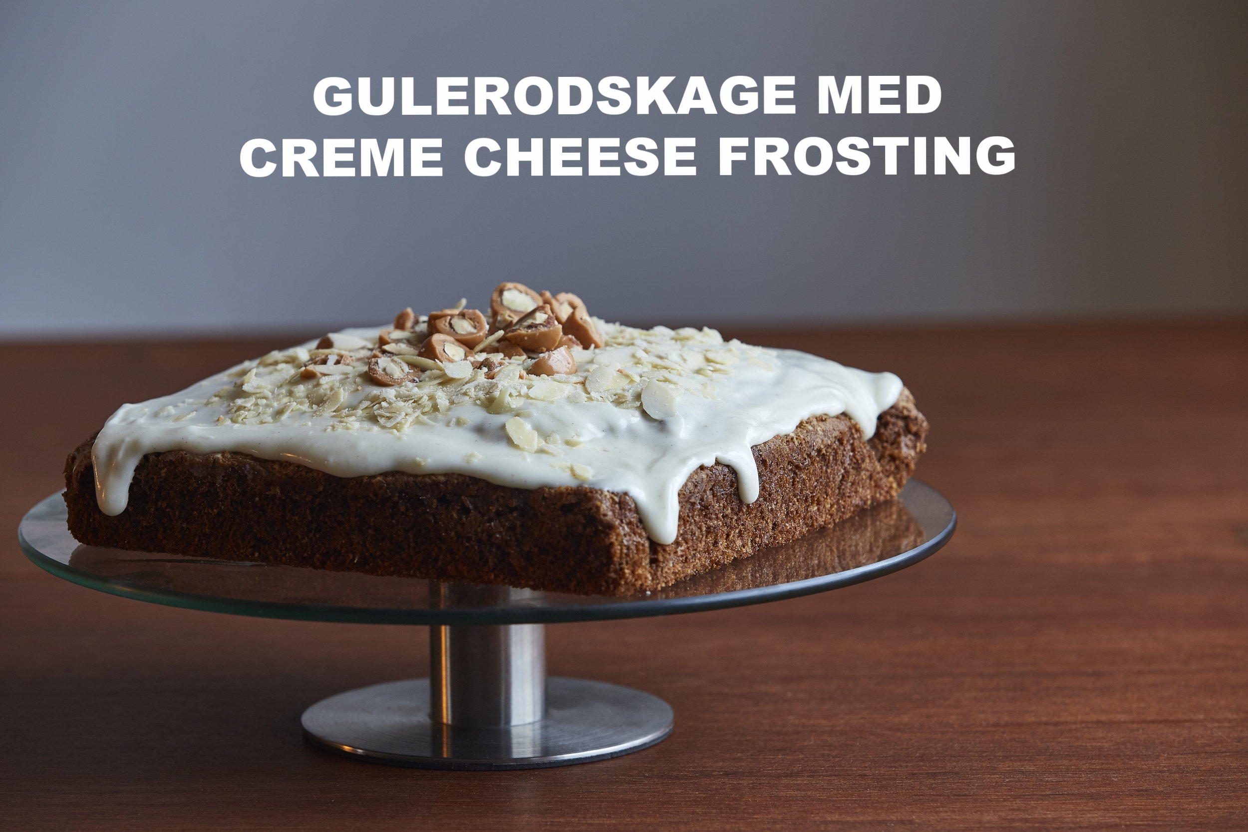  GULERODSKAGE MED CREME CHEESE FROSTING 