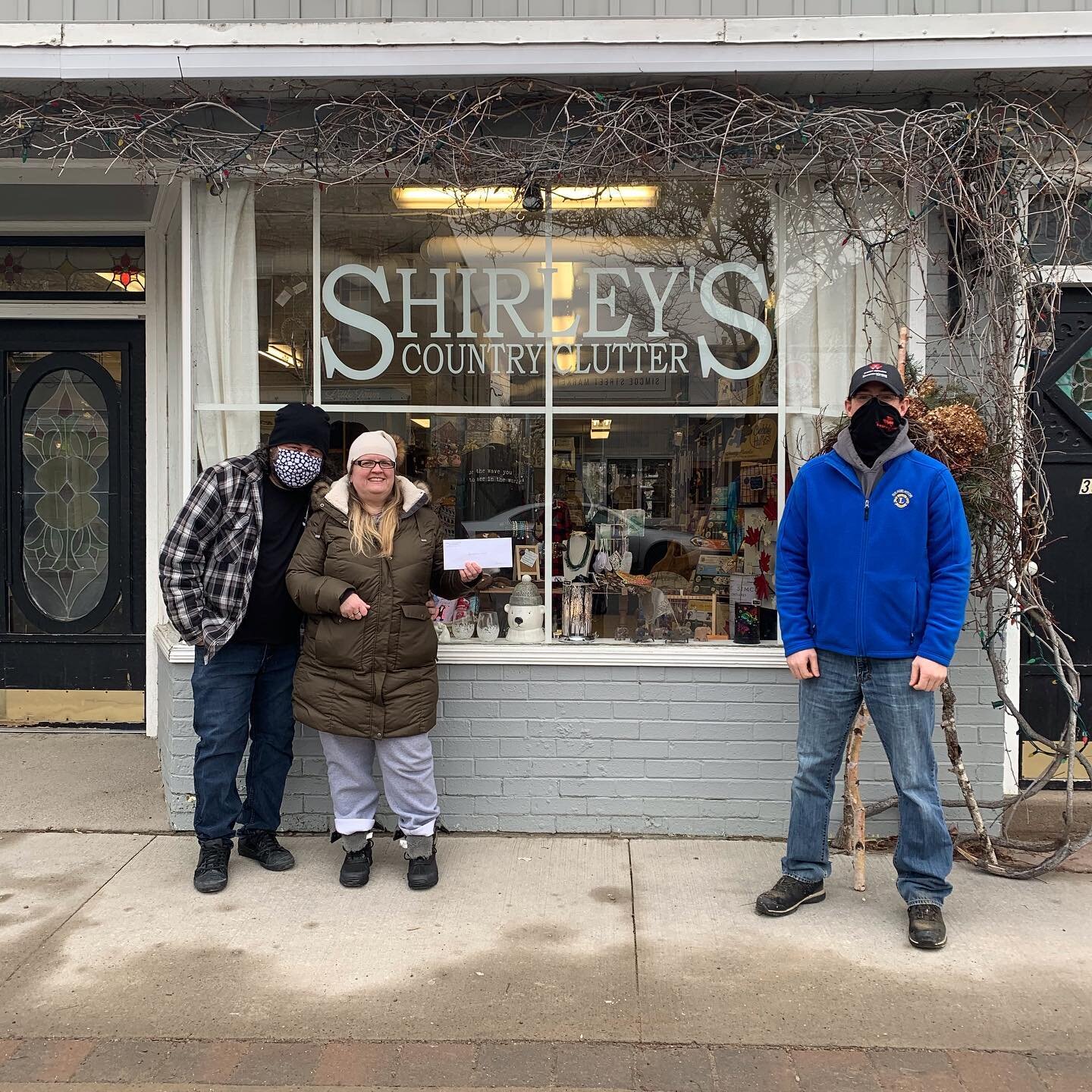 Huge thank you to Jane and Darren from Shirley&rsquo;s Country Clutter for their very generous donation of $500 to our club.  Pictured with President Lion Cody Windebank.