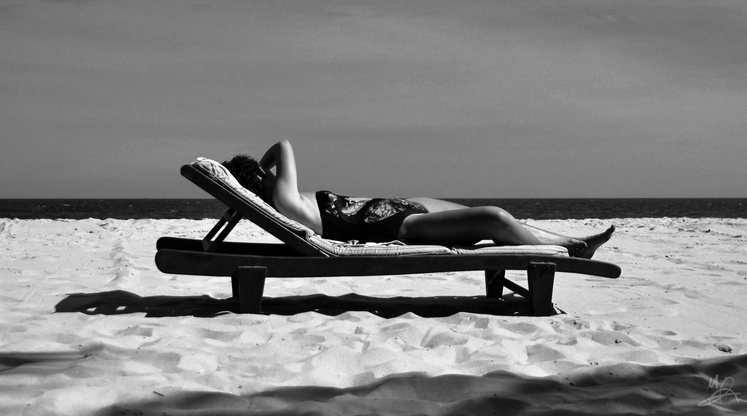 Sunbathe