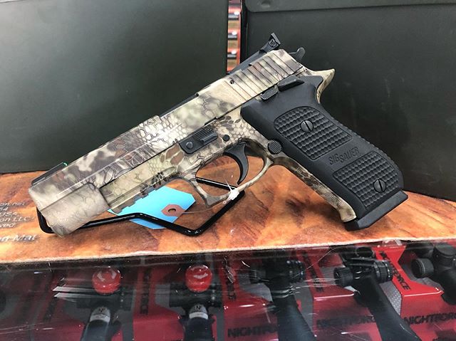 Check out this awesome Sig P 220  Hunter in 10mm.  5&rdquo; barrel and an awesome paint job to boot!!!!! #sig #sigsauer #10mm #2a #pewpew #gunsandammo #local #kalispell #montana #shootingsports #machinegunsmontana