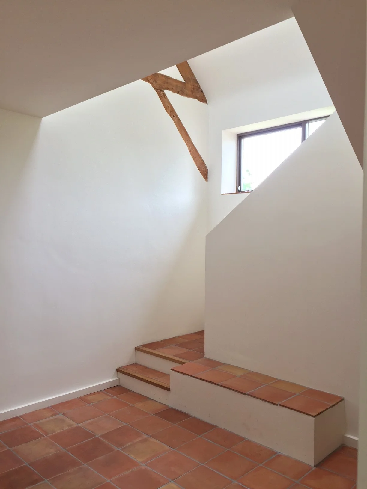 14 - NORTON - HALL.JPG