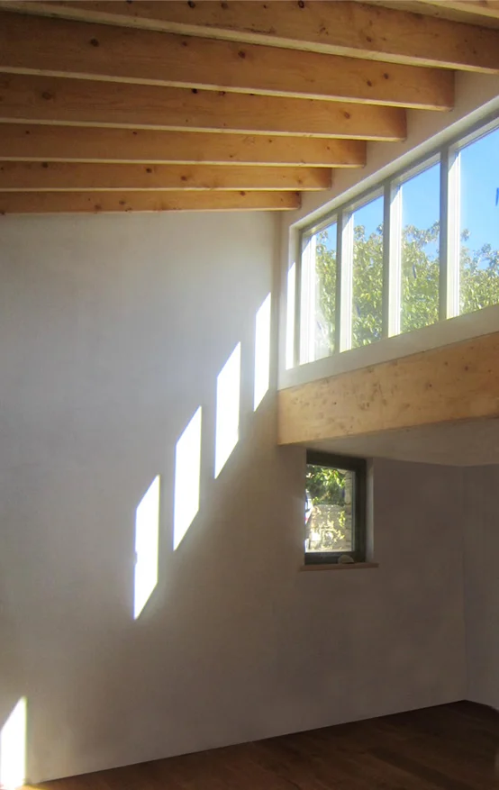 02 - PLAIN HOUSE - INTERIOR.jpg