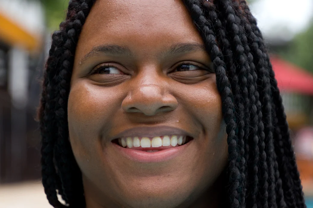 BRIONA-SMILE-7338.jpg