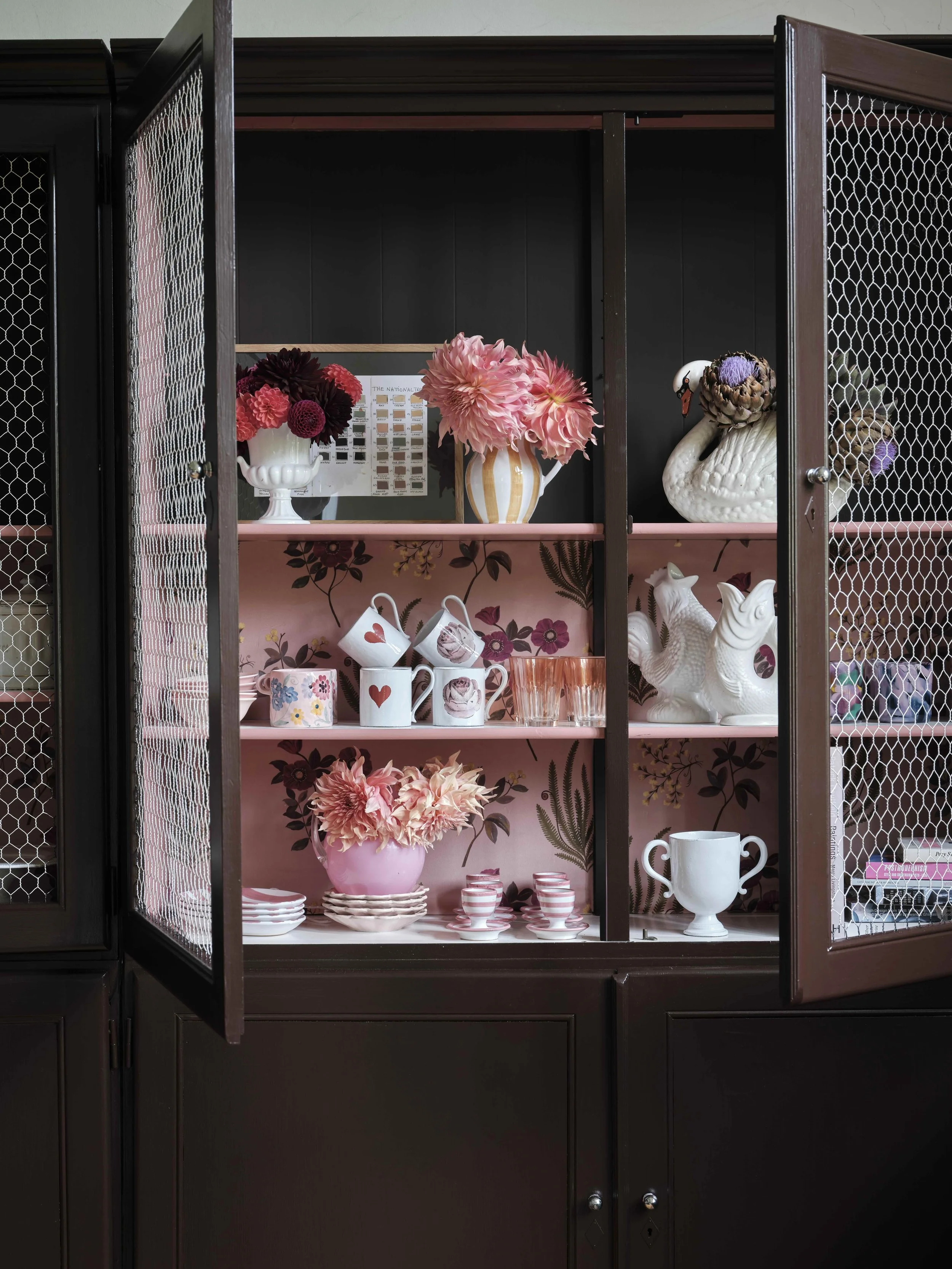 291MEM_9918EEG_9911EEG_Fabric – Botanical Flora Lacquer-RT.jpeg