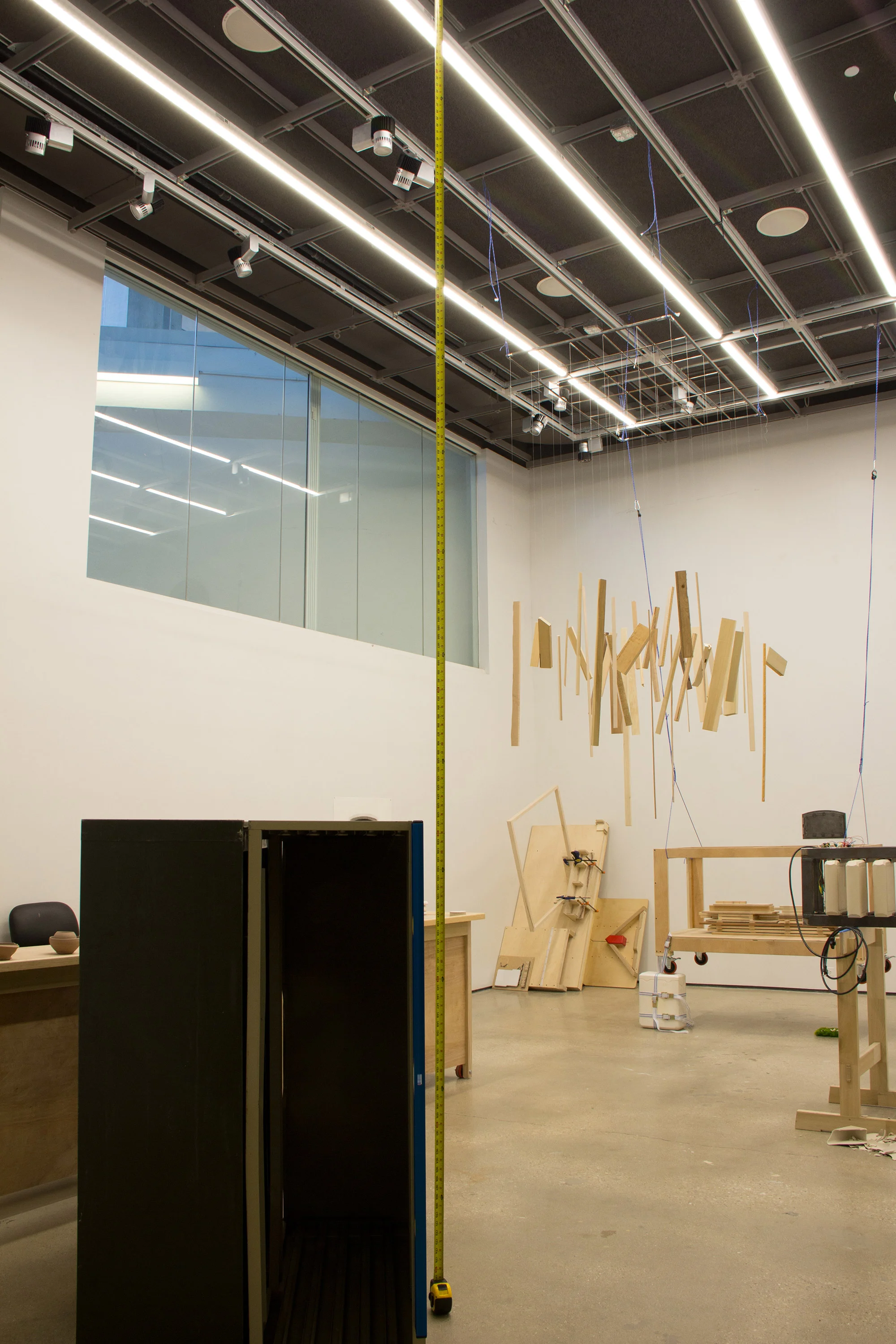 the_contents_of_a_studio_03.jpg