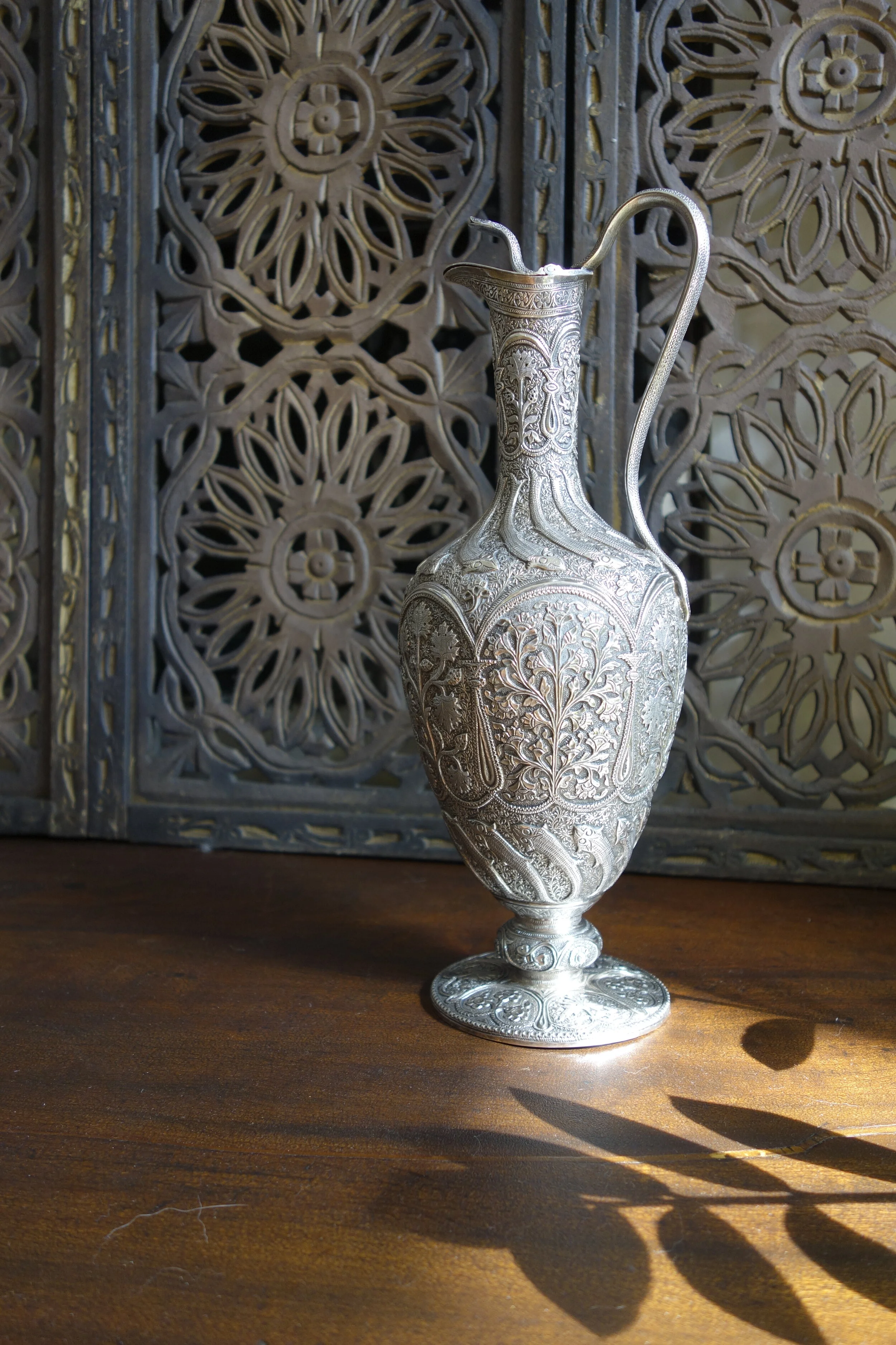  Whether it’s a single object or an entire estate, feel free to email me or call to discuss sale opportunities. I can broker collections, negotiate sales, and work on your behalf to maximize the value of your collection. 