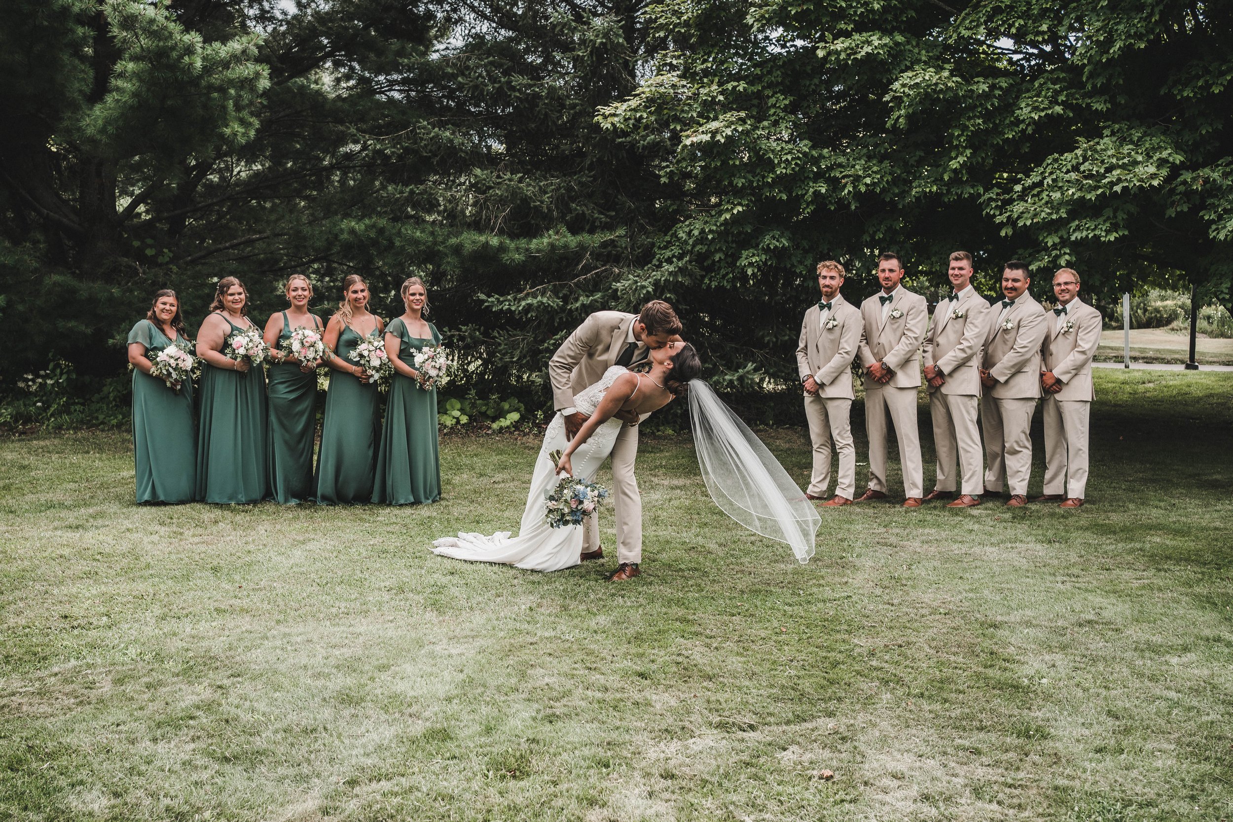 wedding-photographer-ontario-traveling.jpg