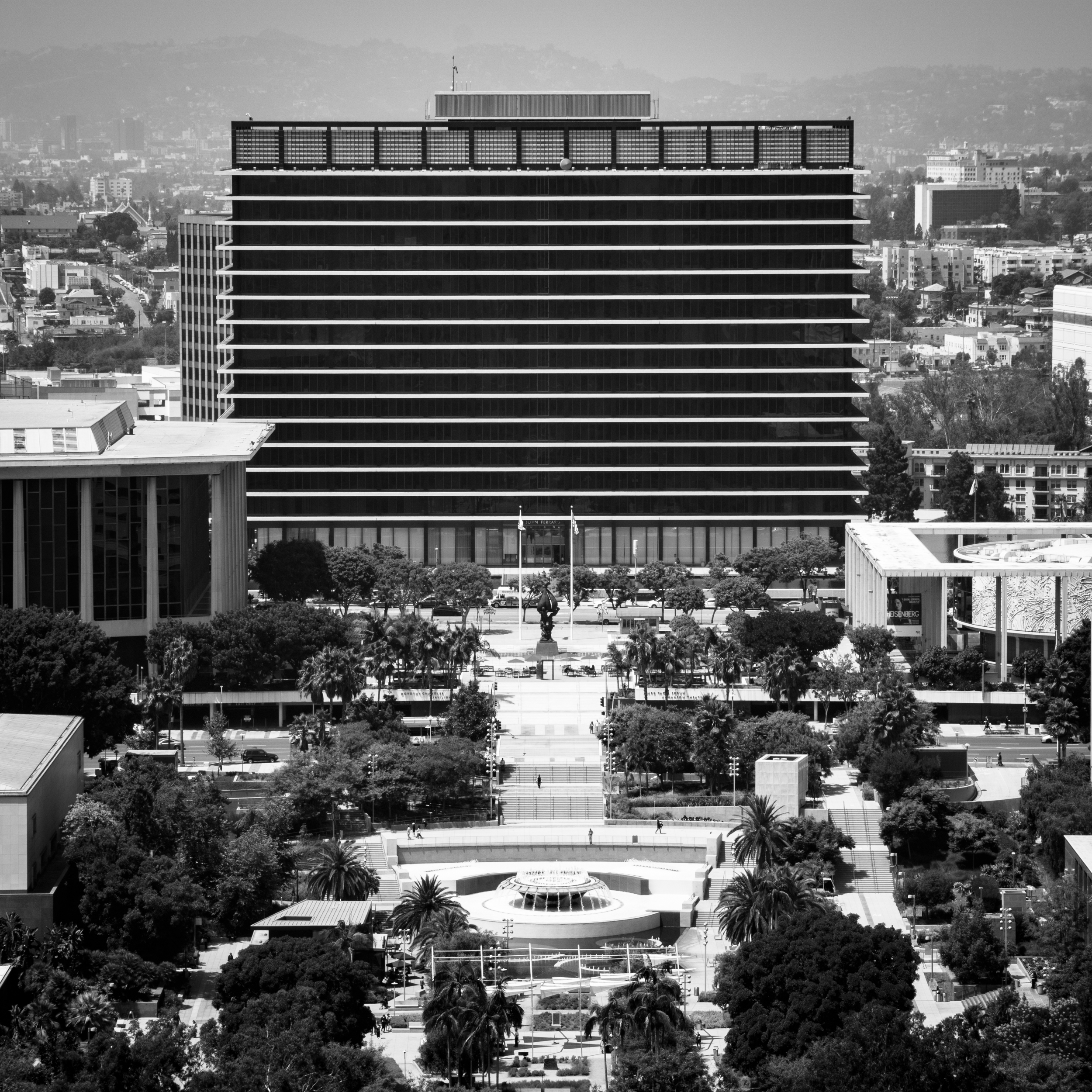 LOS ANGELES DEPARTMENT OF WATER AND POWER / THE JOHN FERRARO BUILDING