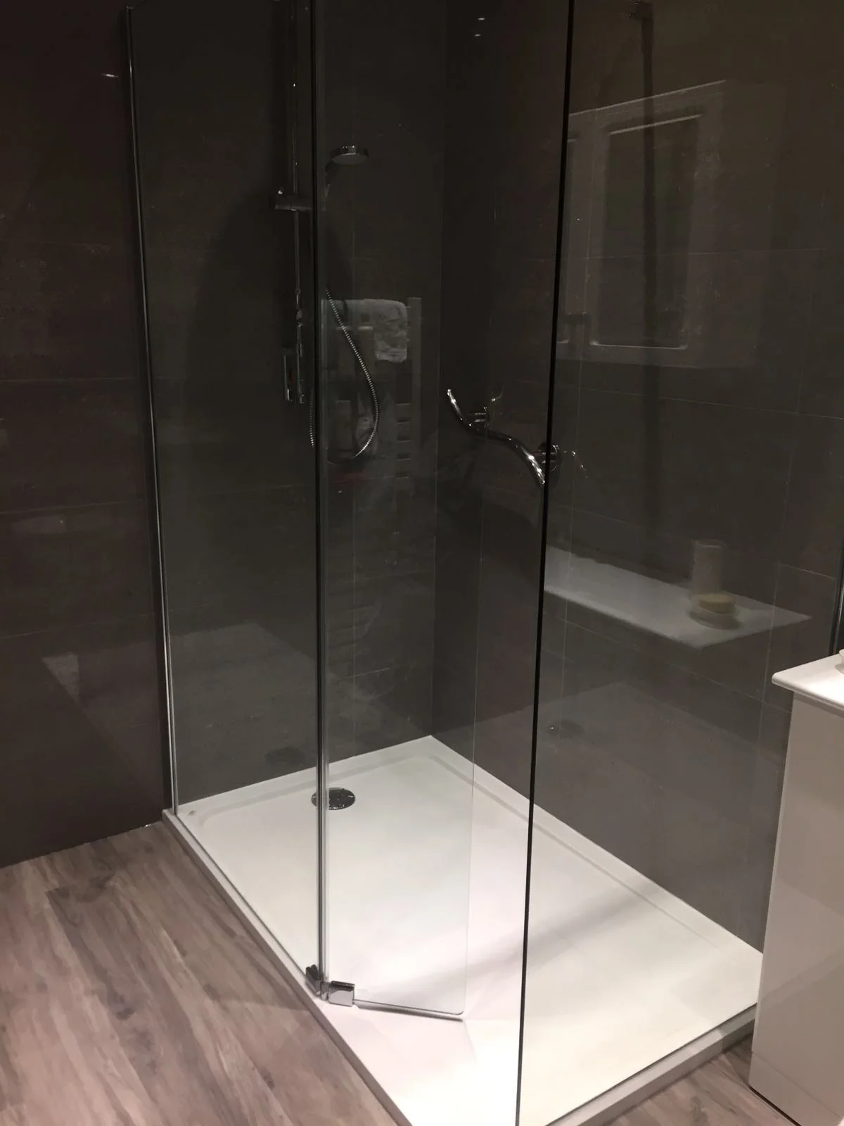 Shower_cubicle_Apr_2017_4.jpeg