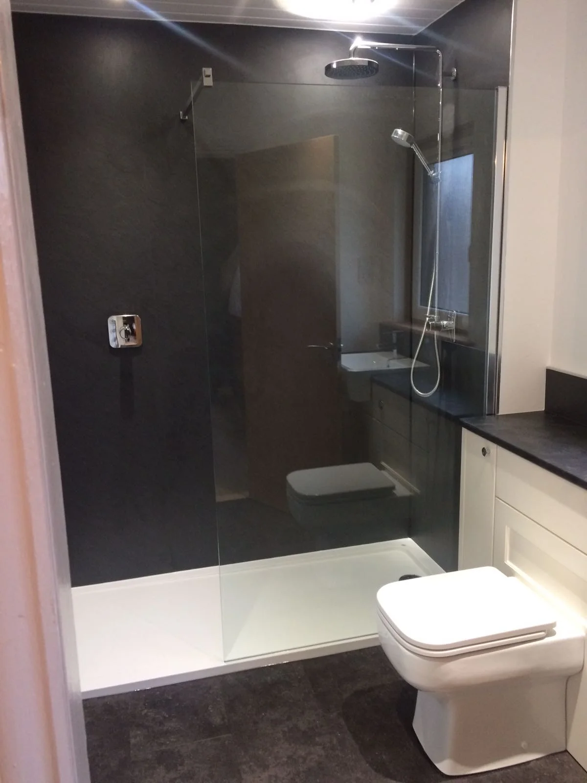 Walk_in_shower_2017_Apr.jpg