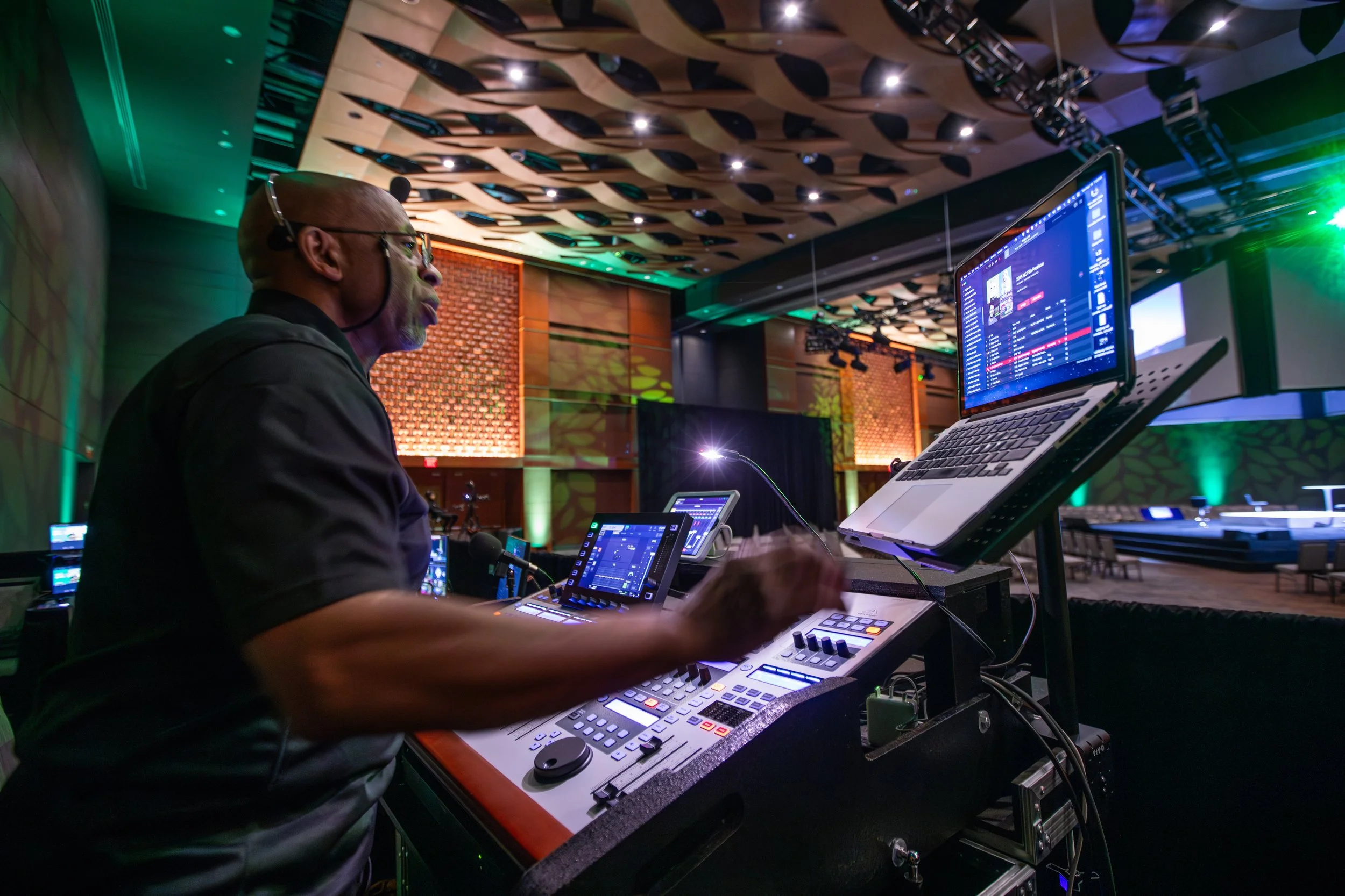 RaleighConventionCenterEventProductionandDesign_091024_KBS_6547-Enhanced-NR.jpg