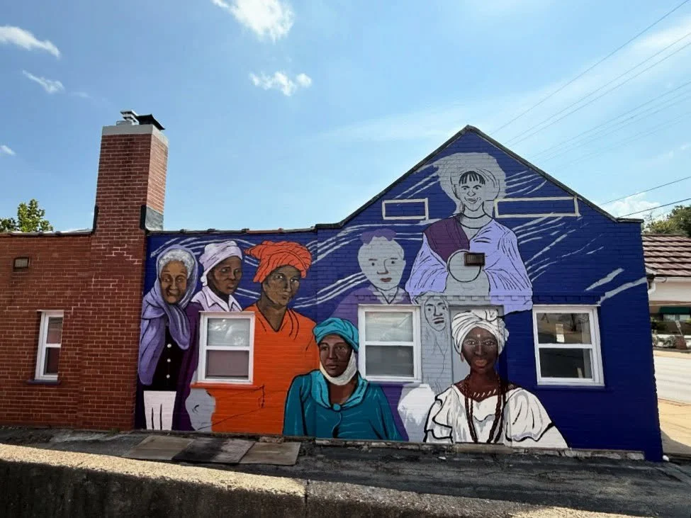 ✨ Day 4 working on the @blackmidwifemuseum mural! Colors are popping! Getting closer! ✨