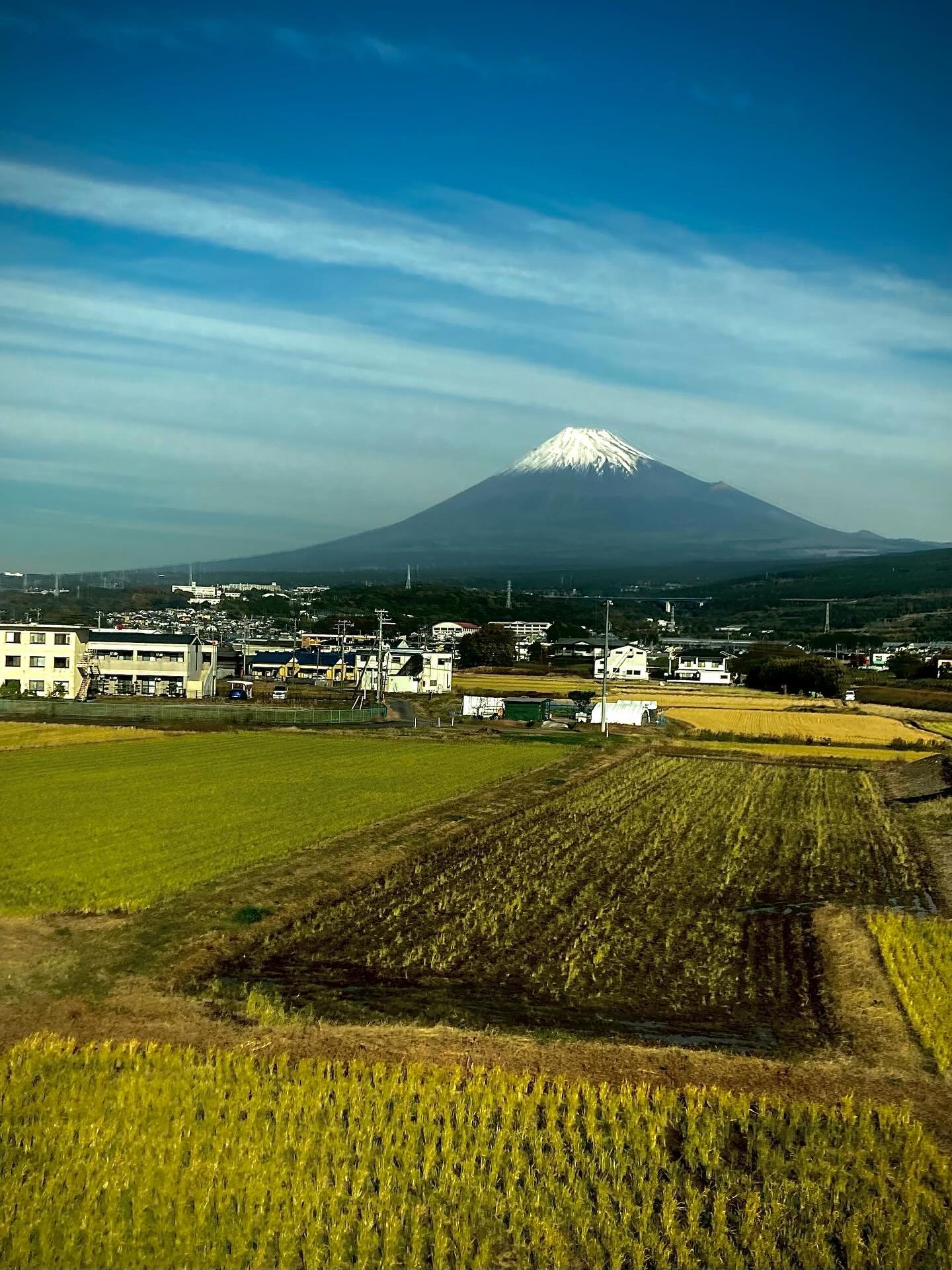 I just noticed, this picture I posted last year and the next picture I just posted today. They&rsquo;re from almost the same spot. Couldn&rsquo;t do it if you tried.
.
.
.
#fuji #mountfuji