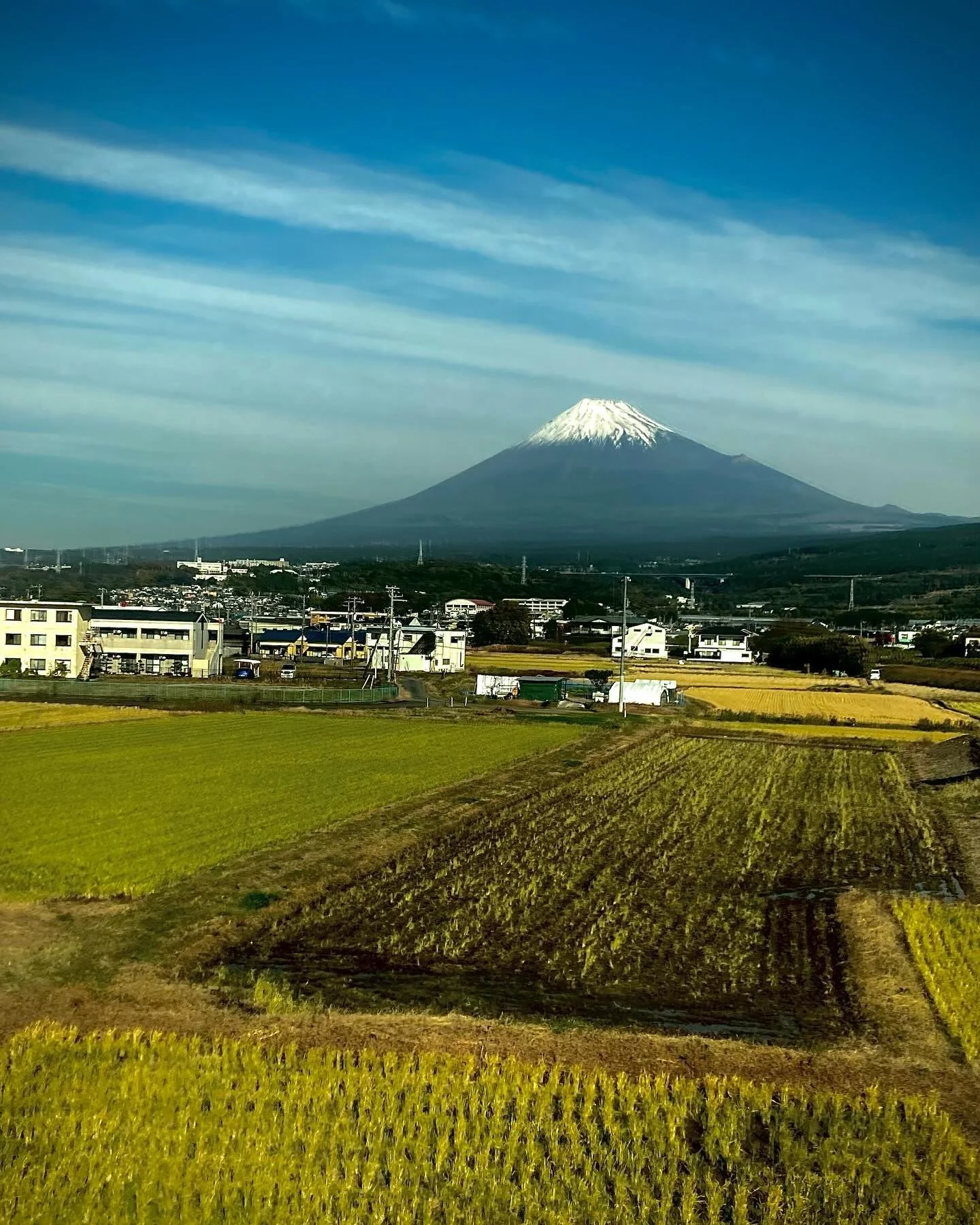 The best views of Mount Fuji are always from the Shinkansen 🚅.
.
.
.
#shinkansen #mountfuji