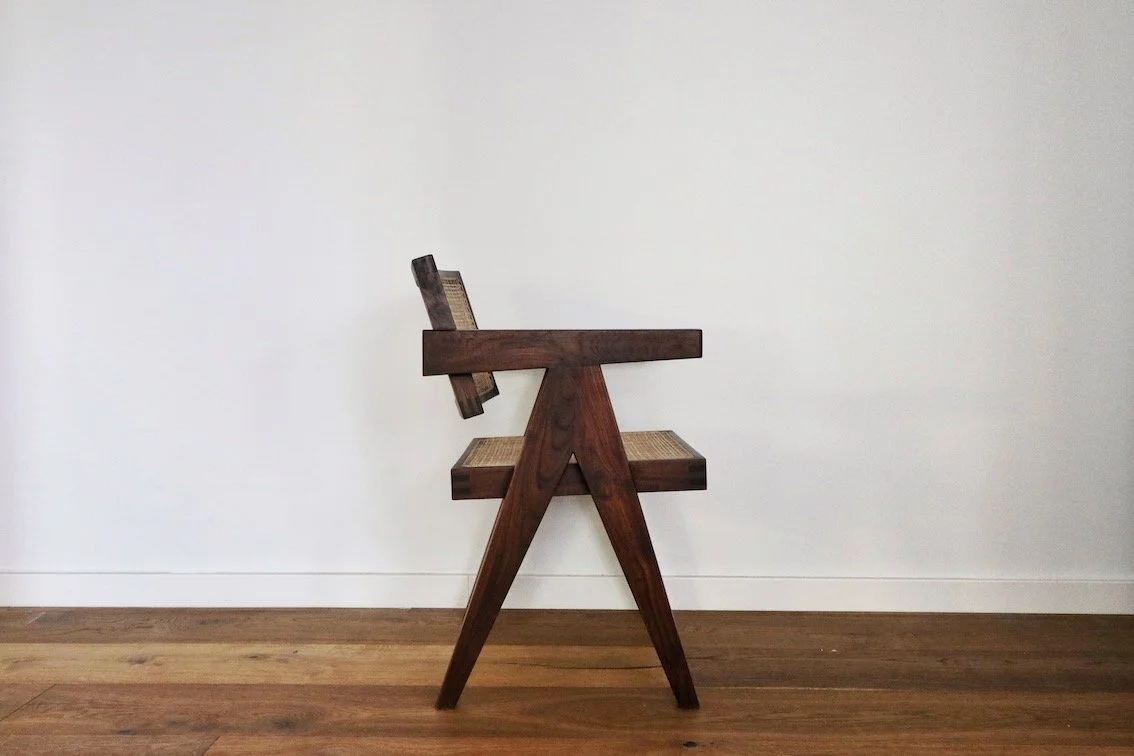 Srelle-Conference-Chair-Darkened00002_copy_2100x.jpg