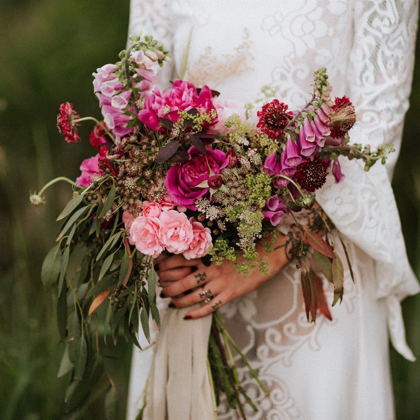 This is one of my all time favorite bouquets I&rsquo;ve made. This is probably because of amazing @westcoastlife who took the photos and @saintsavvy and her sexy hand tats for holding it! But it&rsquo;s always all about texture for me and this bouque