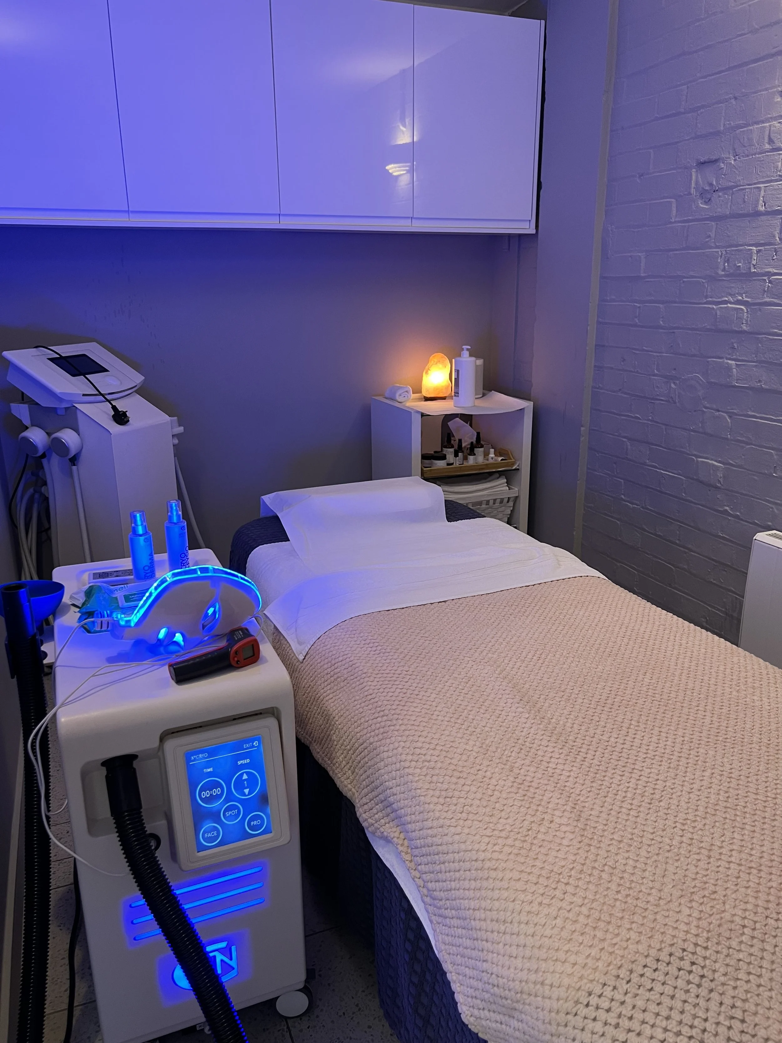 Treat yourself to a Sculpting Massage as part of your slimming journey at LondonCryo