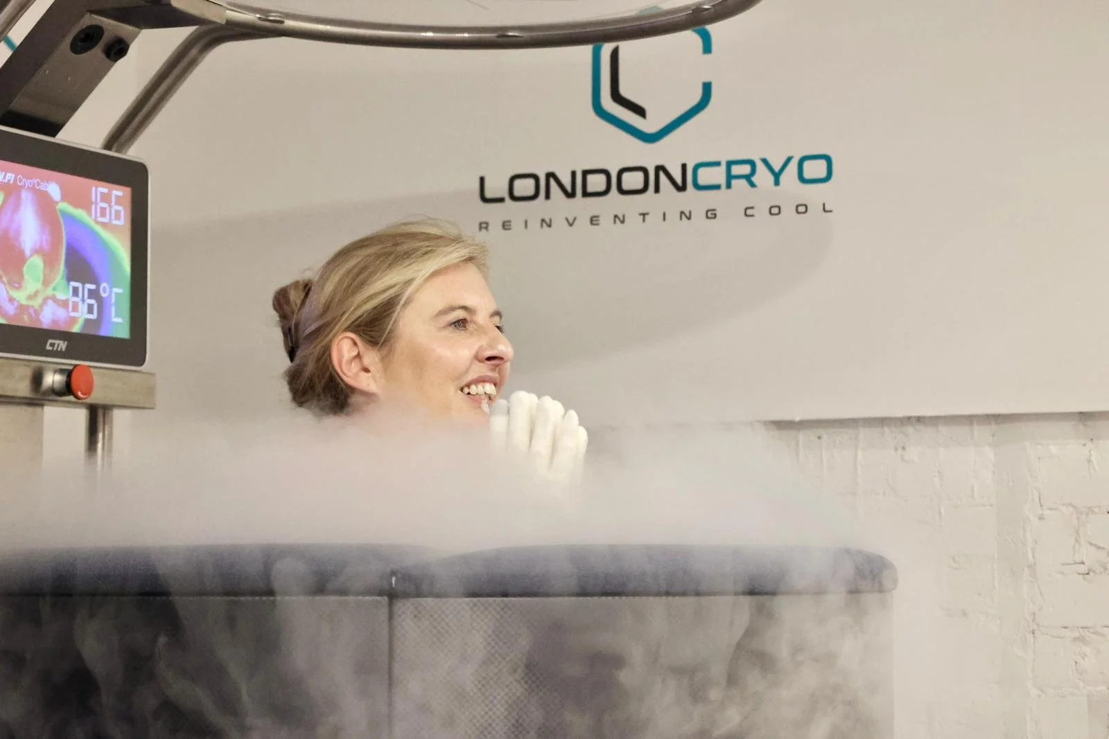 How Cryotherapy and HBOT at LondonCryo helped this client go trekking shortly after her injury