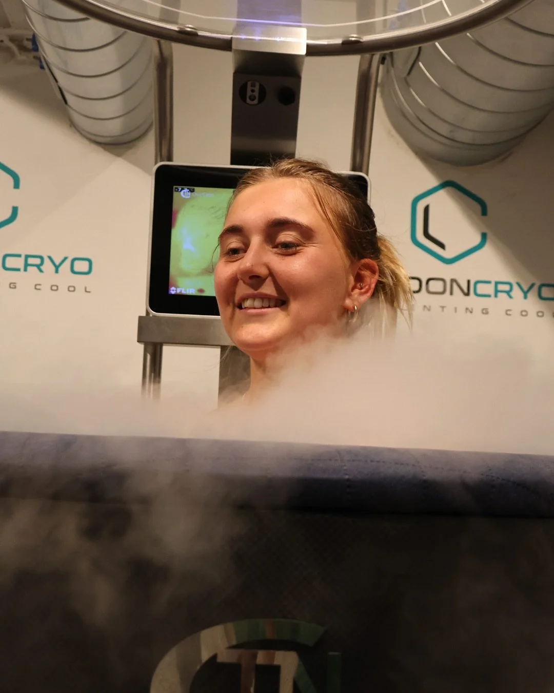 Cryo Facials might give you a chill, but the results are totally worth it:
✨&nbsp;Firmer, tighter skin
✨ Boosted circulation
✨ Instant radiance &amp; glow

💫 Book your Cryo Facial at London Cryo today!
📍 City | Belgravia | St John&rsquo;s Wood

#Lo