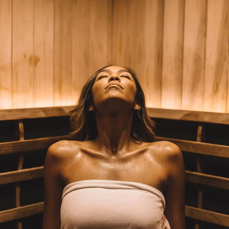 Infrared sauna supporting relaxation and recovery at LondonCryo in St John’s Wood