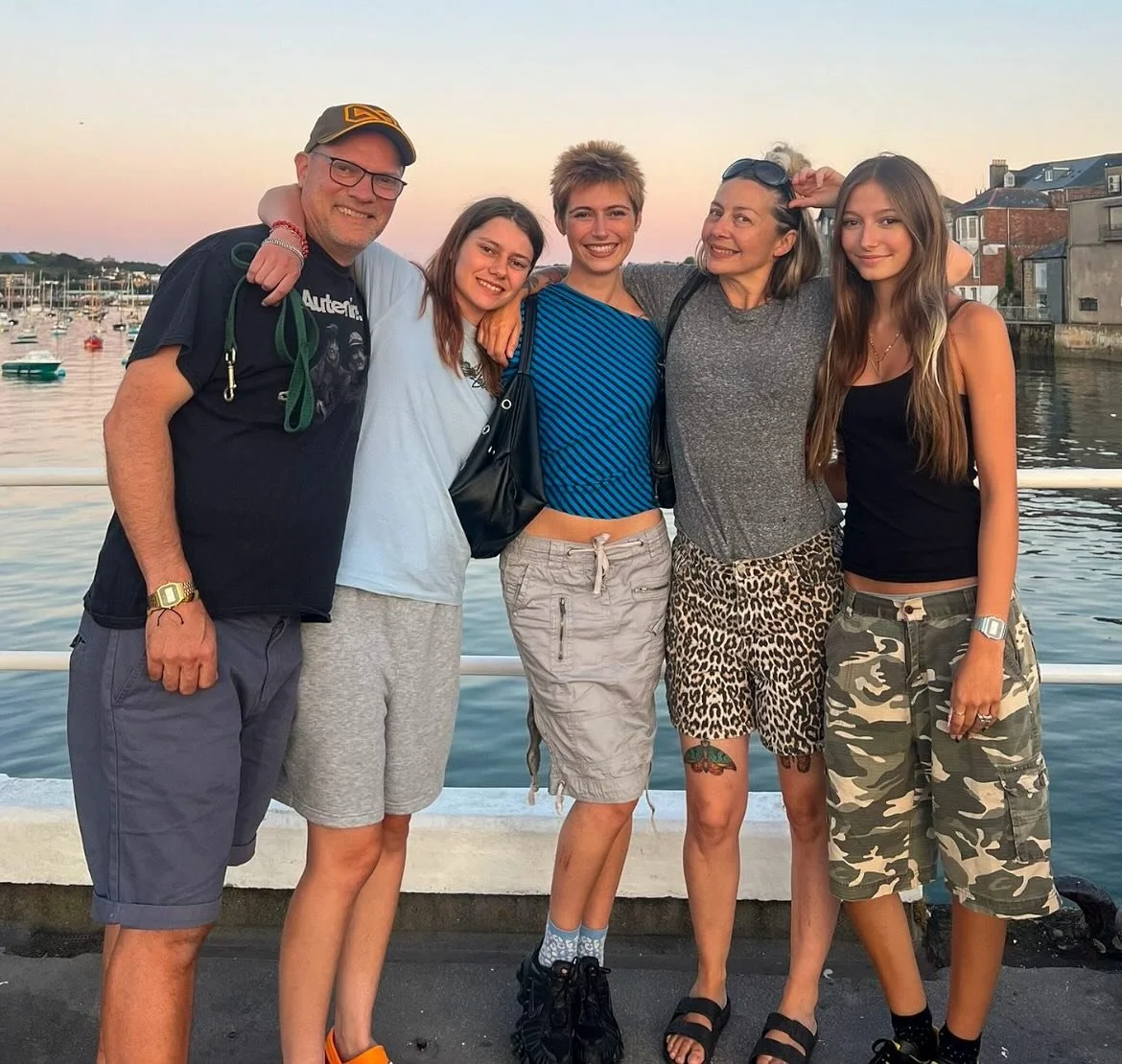 Because these kids are the best thing I&rsquo;ve ever made and we haven&rsquo;t had a family photo in ages , I&rsquo;m giving this one a place on the grid. I&rsquo;m so proud of this lot.

#zaratahirjewellery
#familytime❤️ 
#myfamily
#motherofthree 
