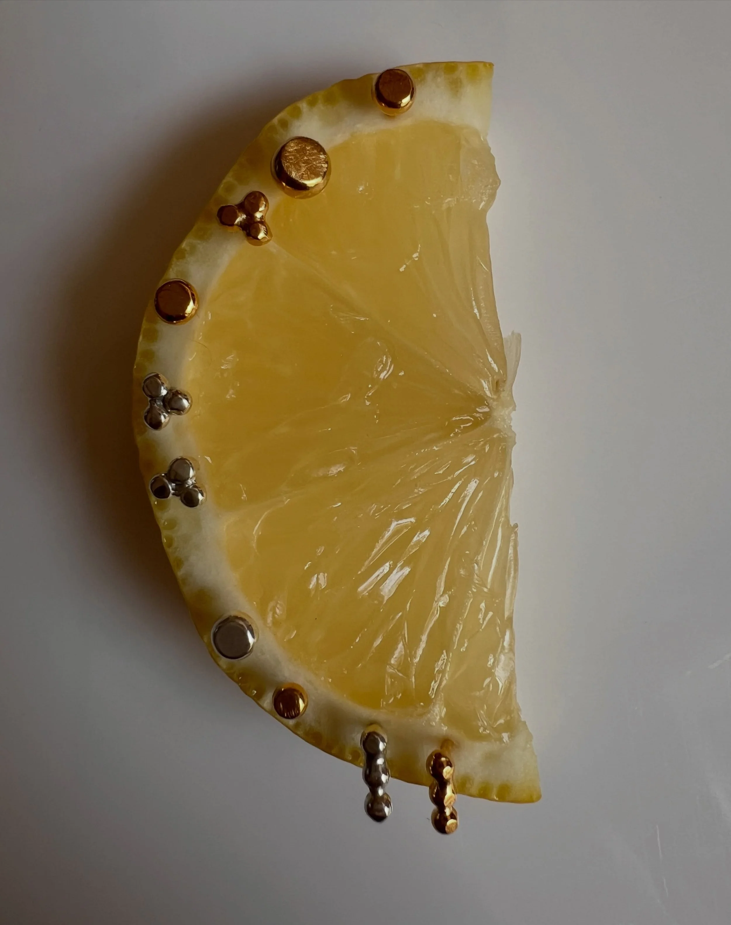 Ears are weird to photograph. Lemons 🍋 are much easier. 

#zaratahirjewellery 
#studearrings
#earrings
#tinystuds 
#eargame