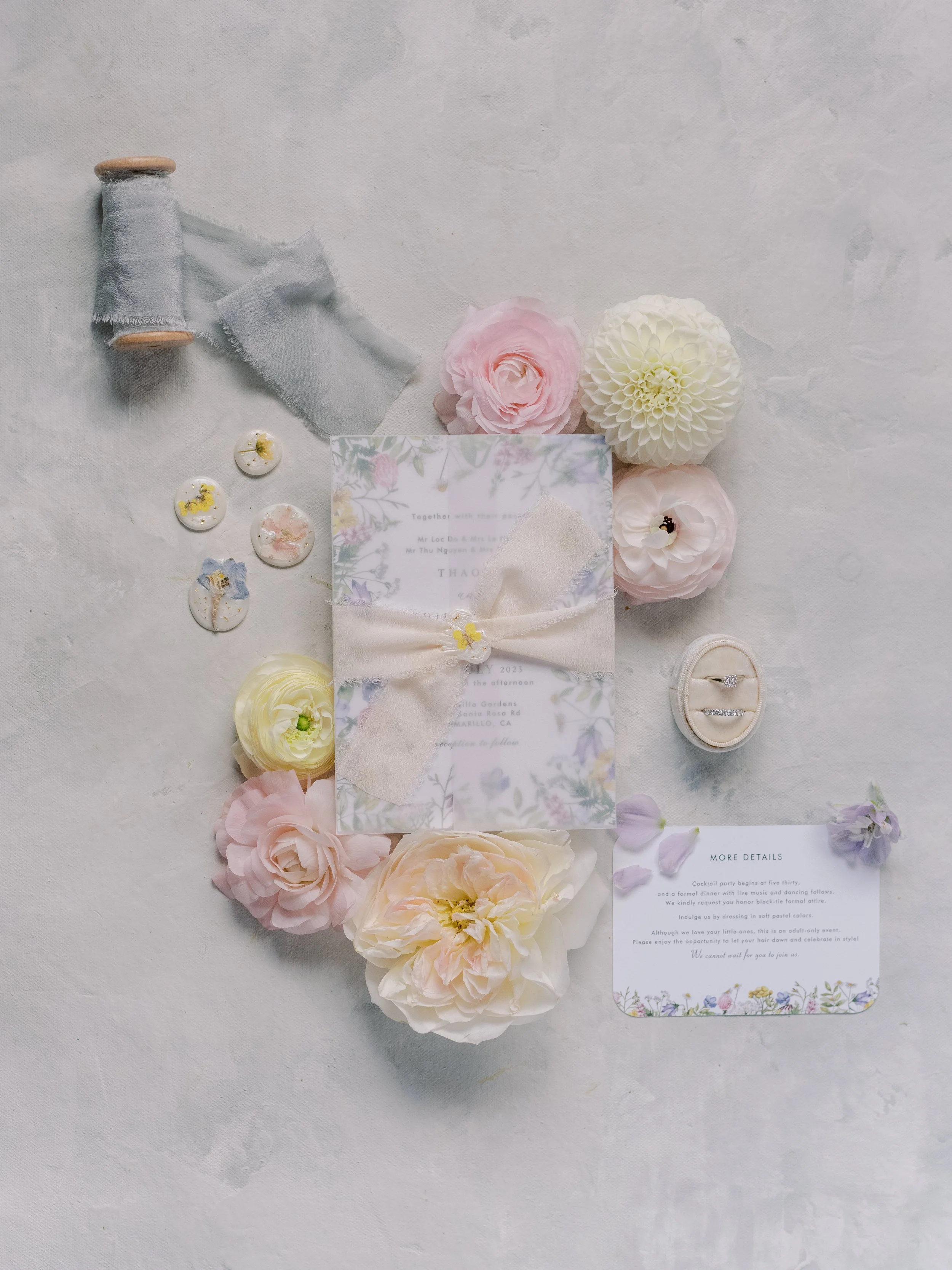 whimsical-garden-pastel-colors-sweet-romantic-soft-flowers-wedding-floral-design-florist-outdoor-spring-flatlay-lovelia.jpg