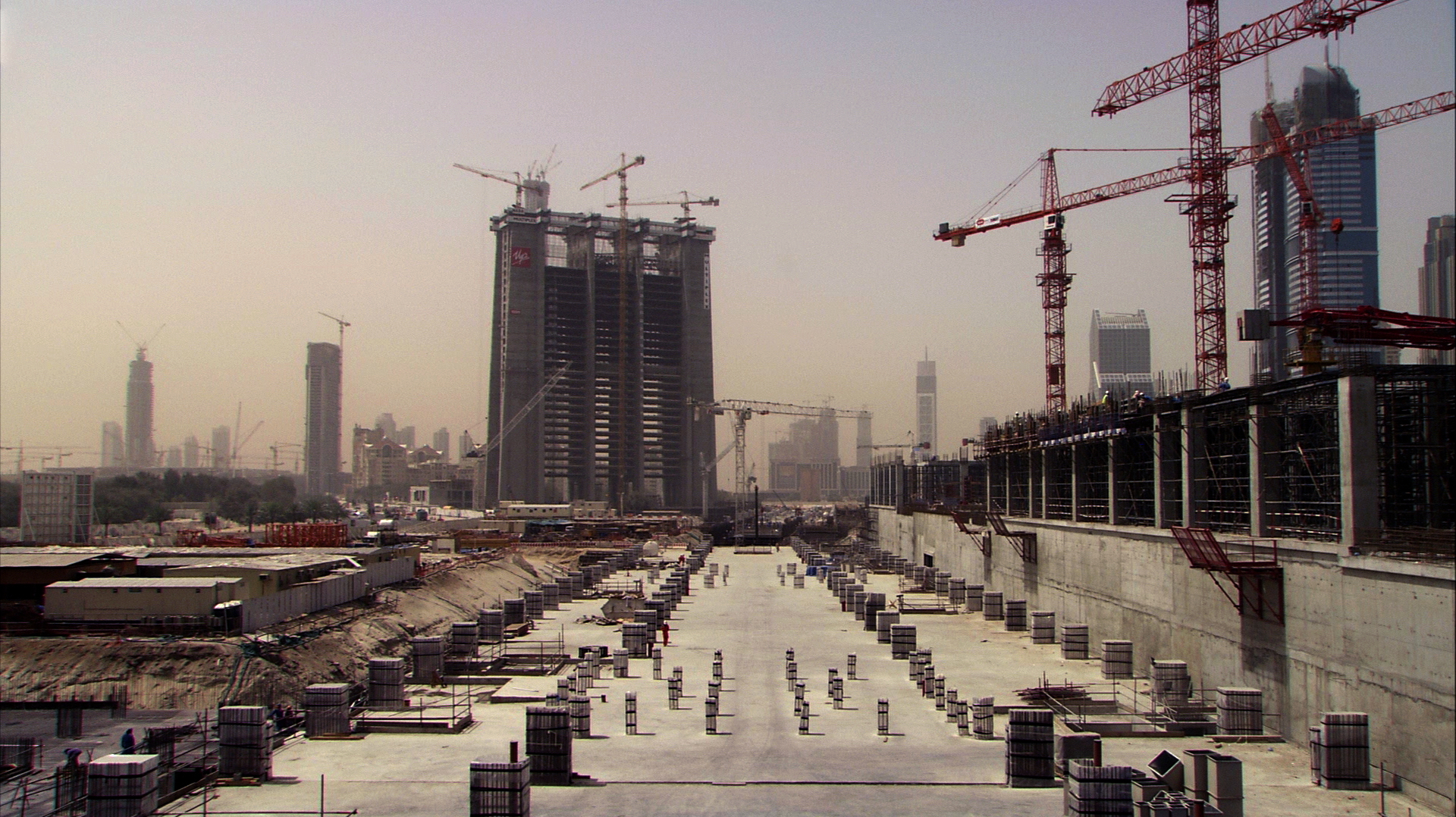 Dubai construction.jpg