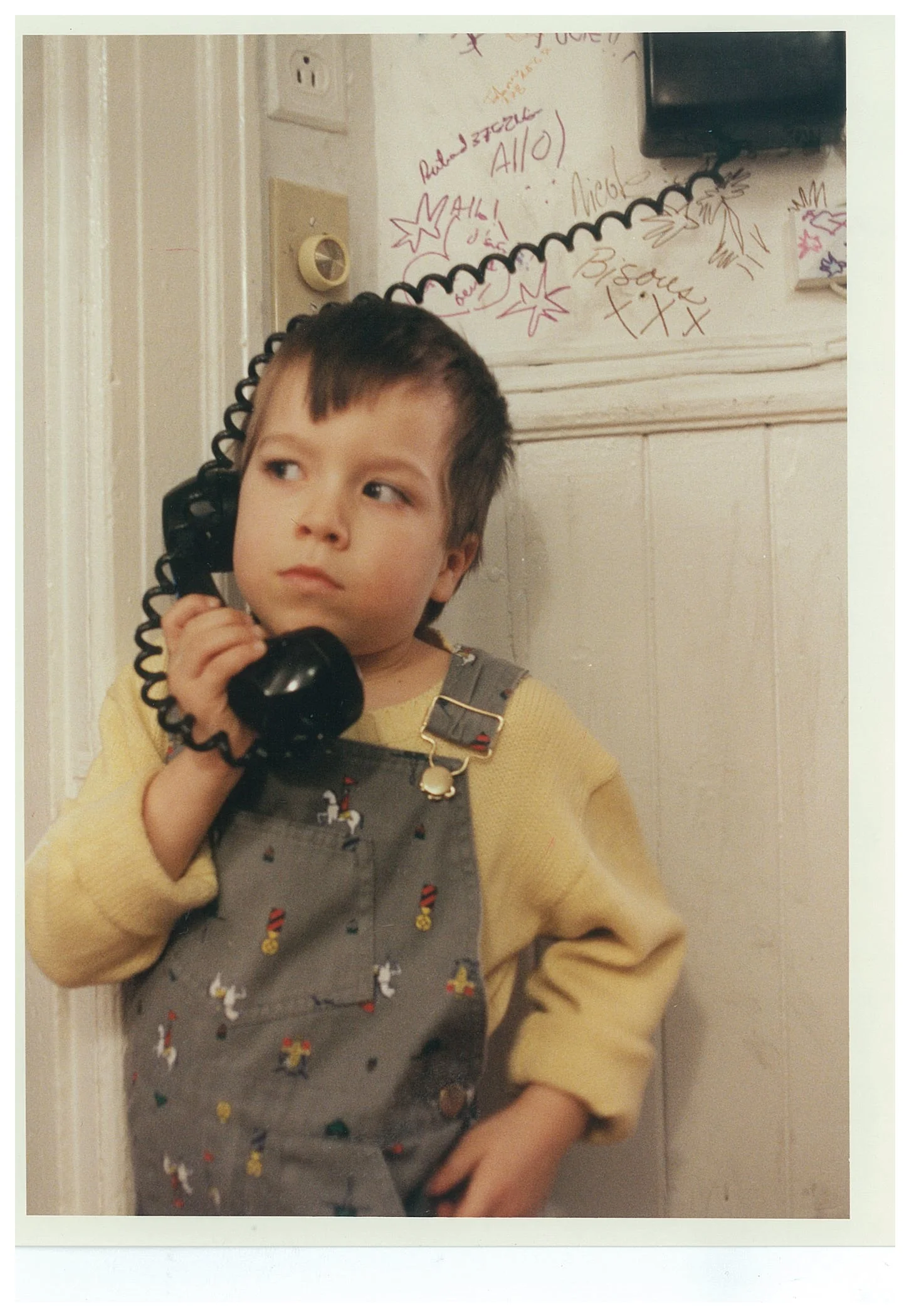 GarconTéléphone.jpg