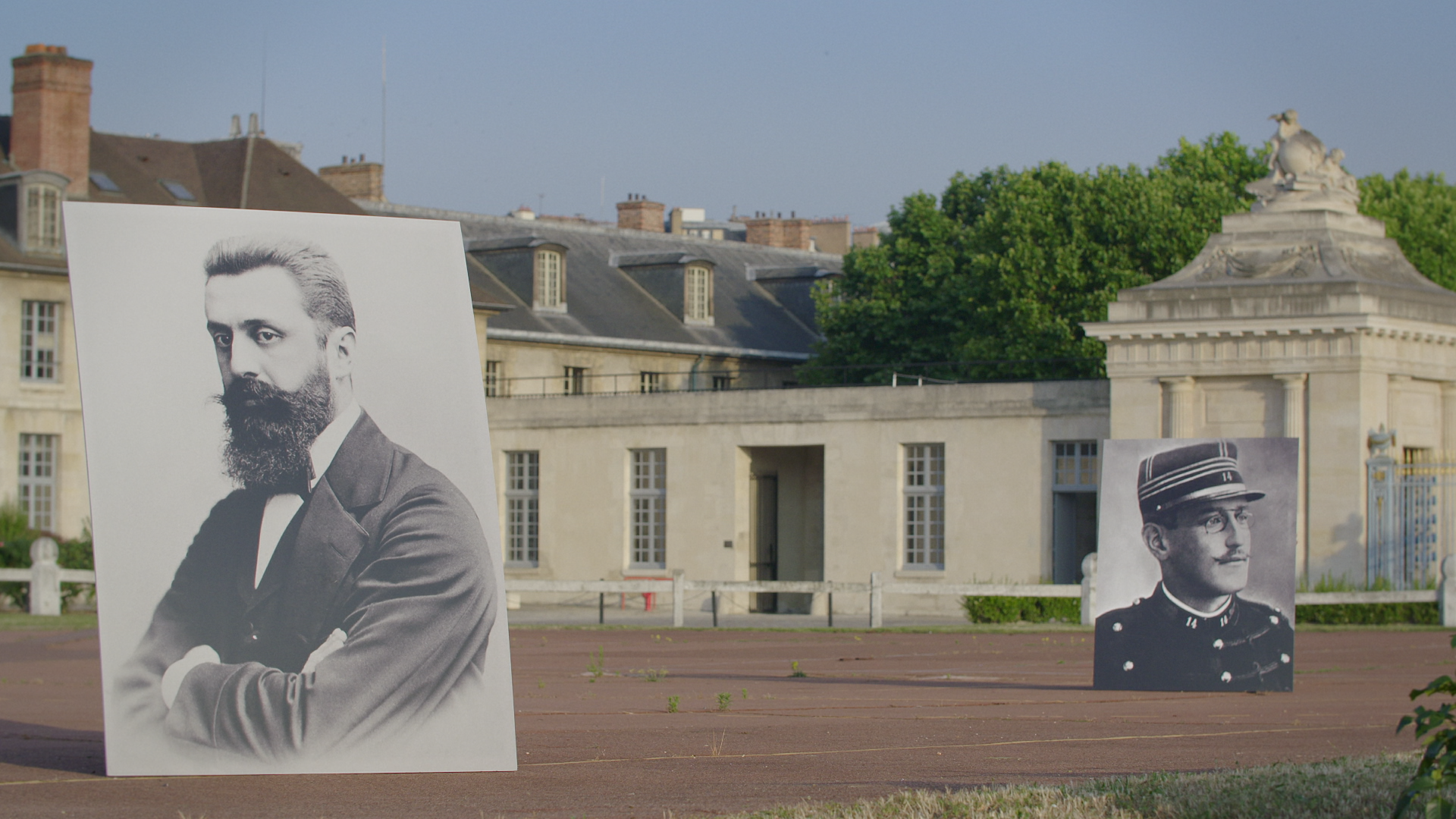 Portraits of Theodor Herzl and Alfred Dreyfus - Credit Zadig Productions.png