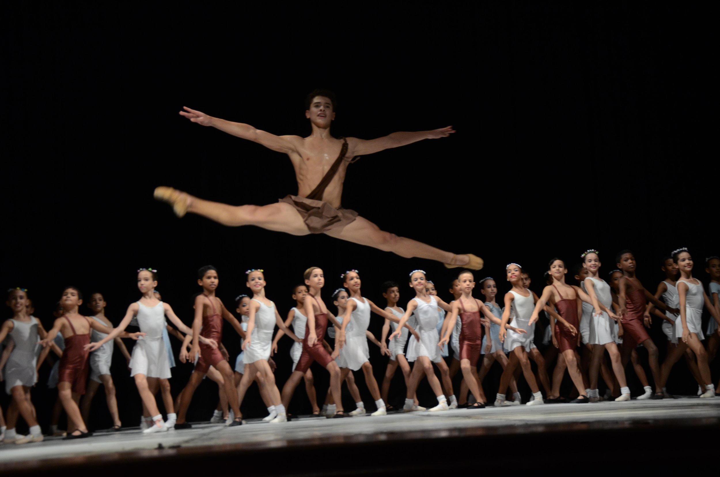 Alexis and his fellow students of the National Ballet School of Cuba 11 © Indyca.JPG
