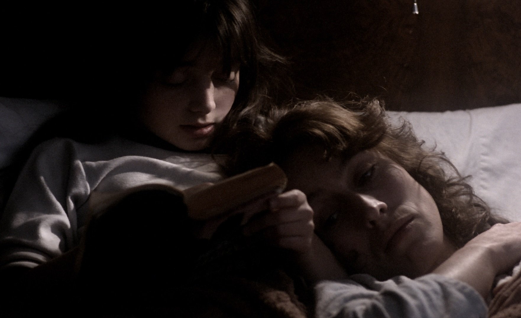 Charlotte Laurier (Manon) & Marie Tifo (Michelle) 4 © Filmoption International.jpg
