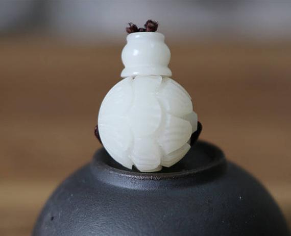 Guru-Bead-For-Mala-By-Peaceful-Island-Com-Loutus.jpg