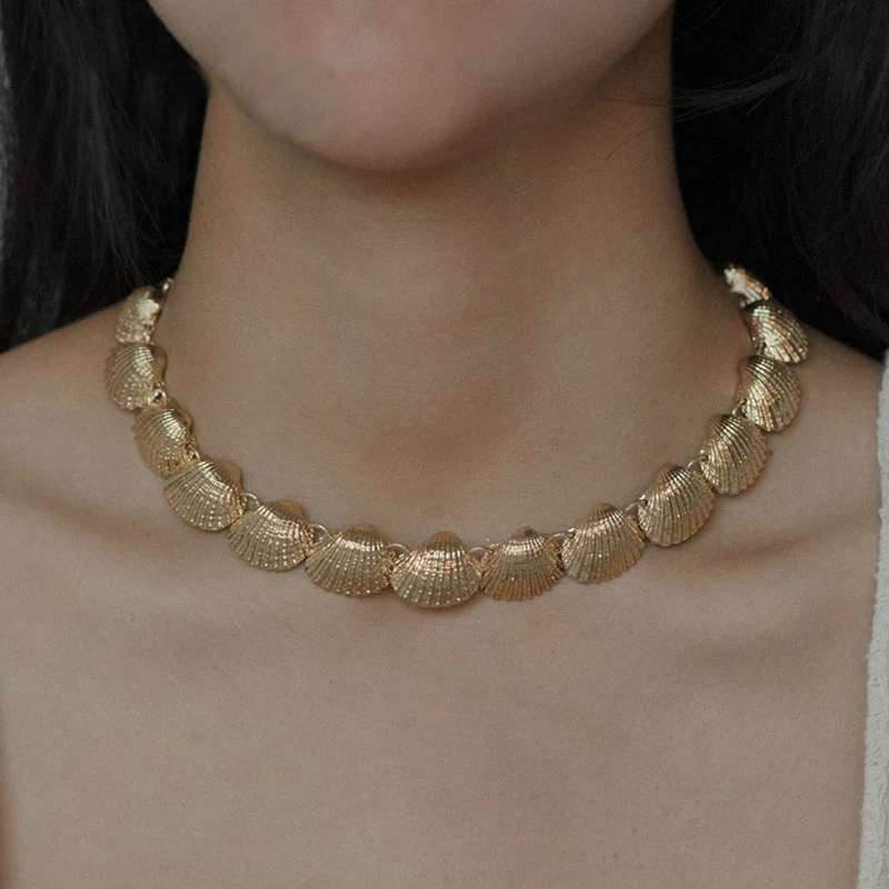 Elegant Collar Statement Necklace with 