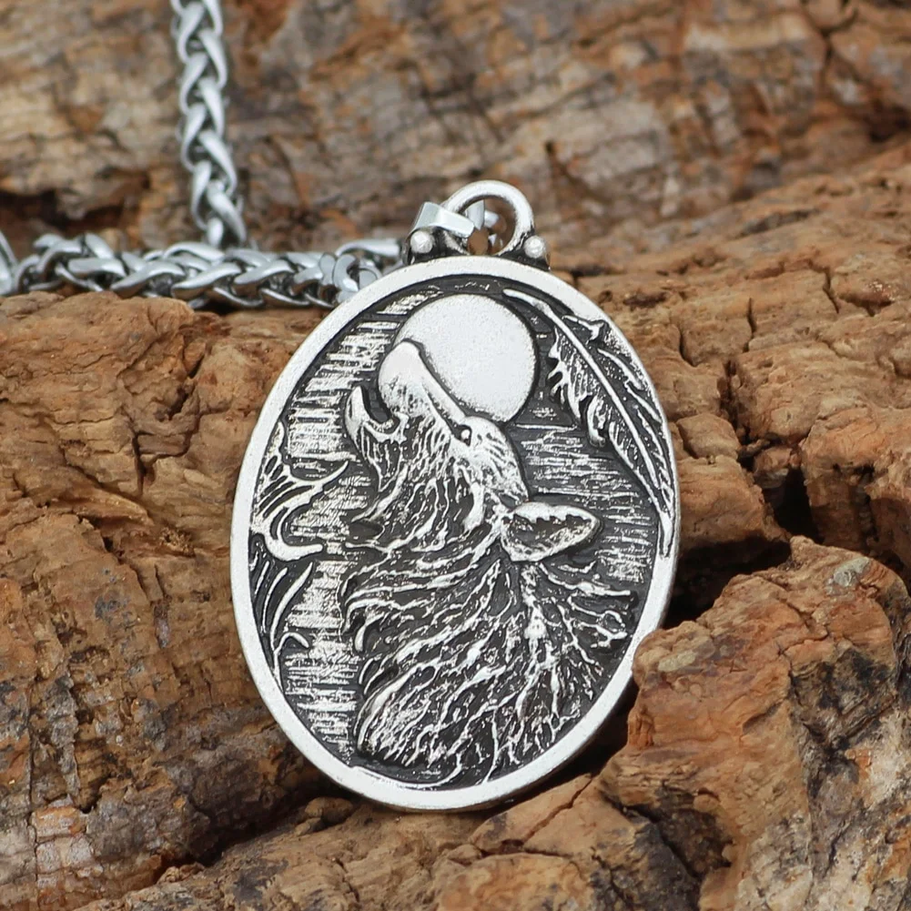 Scandinavian Gray Wolf Amulet - Viking 
