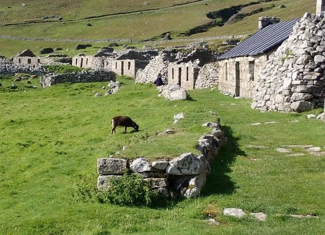 Visit remote and unique places in Scotland “the easy way”