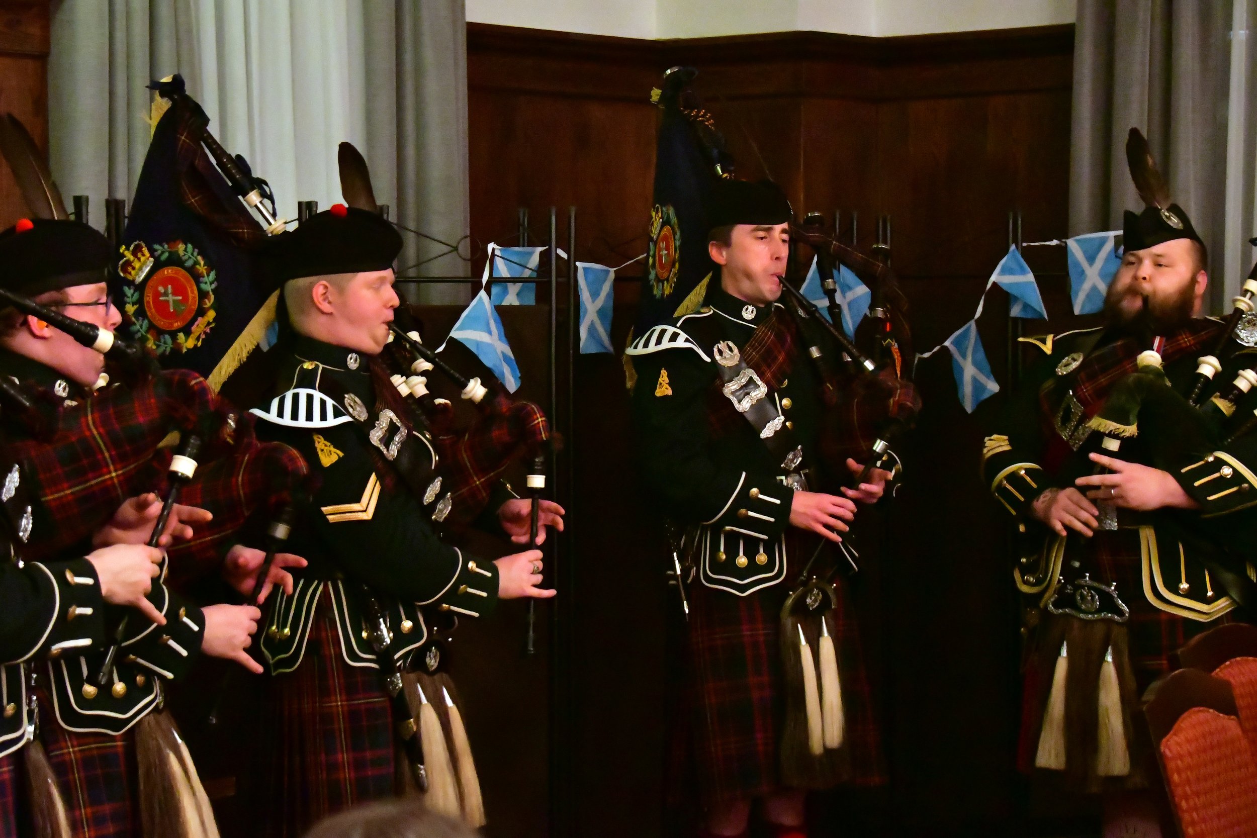 Pipes &amp; Drums, Cameron Highlanders