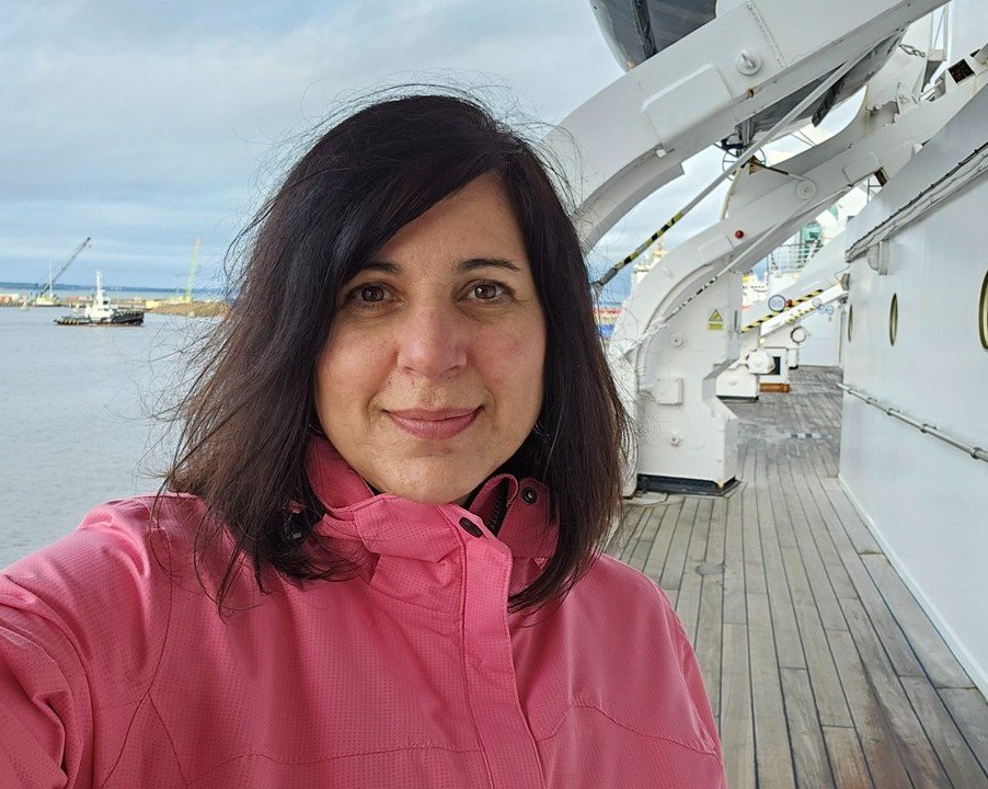 Nujma Bond HMS Brittanica