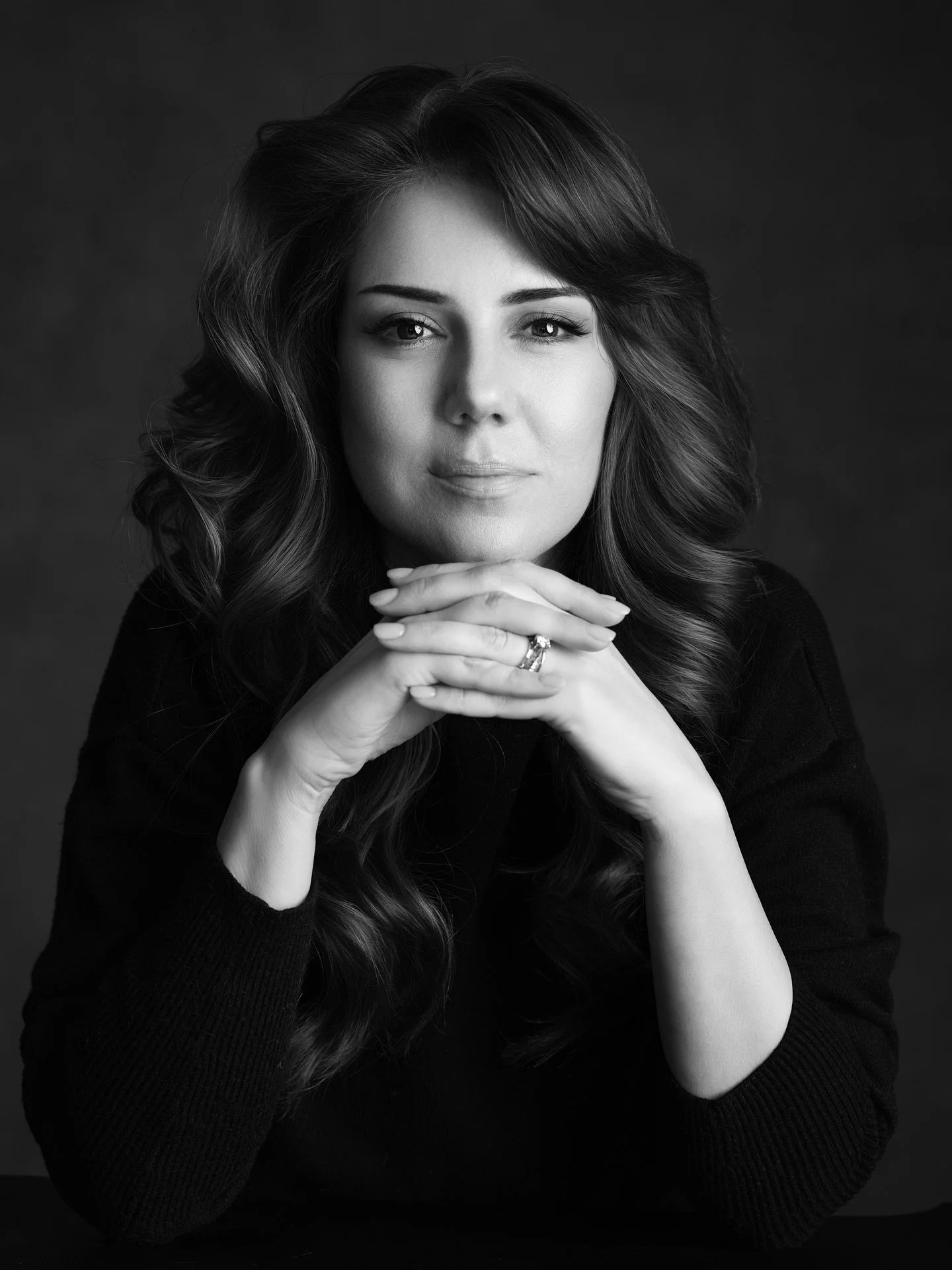 A B B I E 🖤

Nothing like a moody black and white portrait. Everyone should have one.

The gorgeous Abbie De Leon, Architect.

Hair and makeup by @kjs_hmua 
Backdrop @oliphantstudio 
Lighting @godox_global 

#mcallenphotography #mcallenphotostudio #