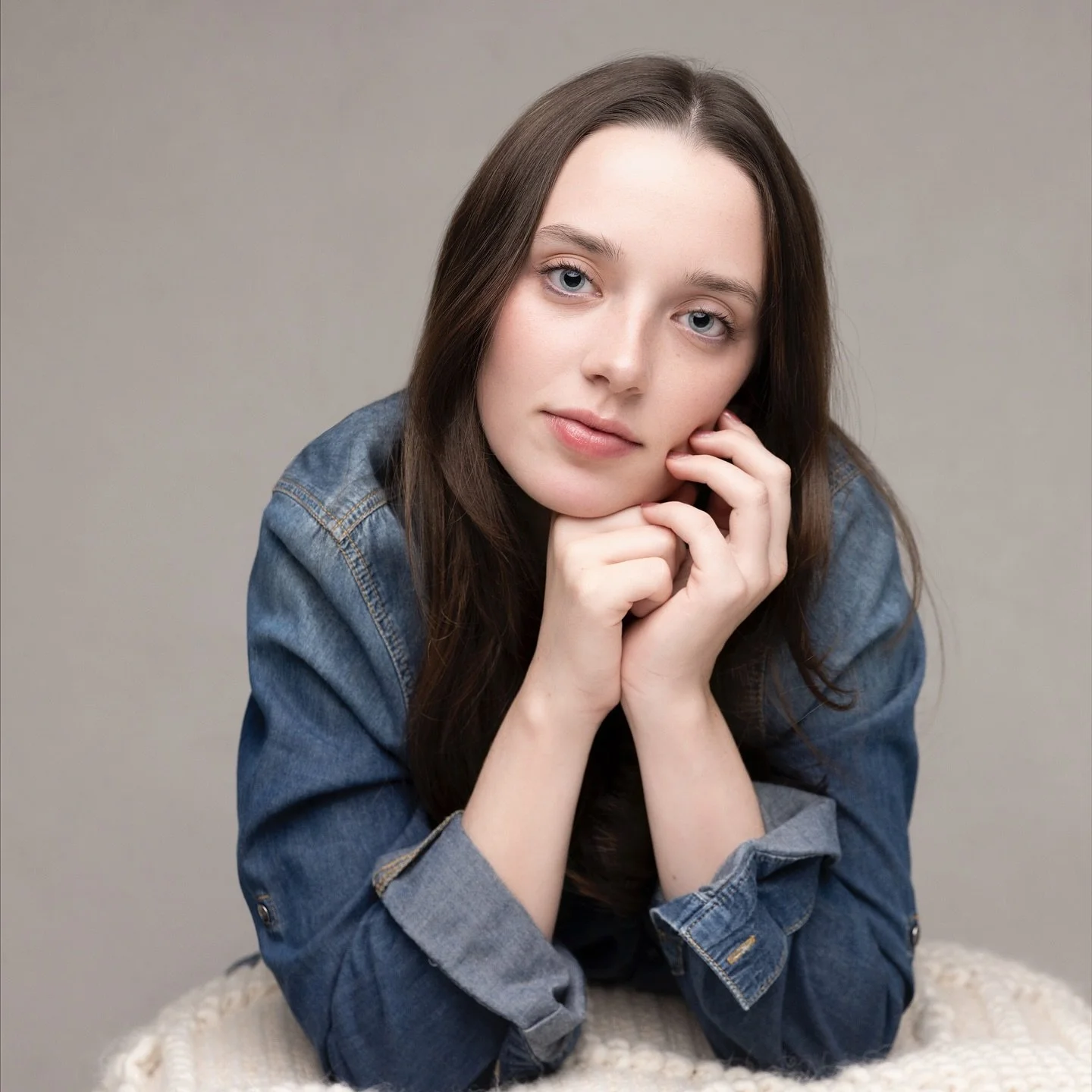 E Y E S

Moving and shaking and growing and blossoming&hellip;this girl&hellip;never ceases to amaze me. So glad to be part of her journey. Love her beautiful eyes. Love that she can be a chameleon. Reminds me of 90s supermodels ability to transform;