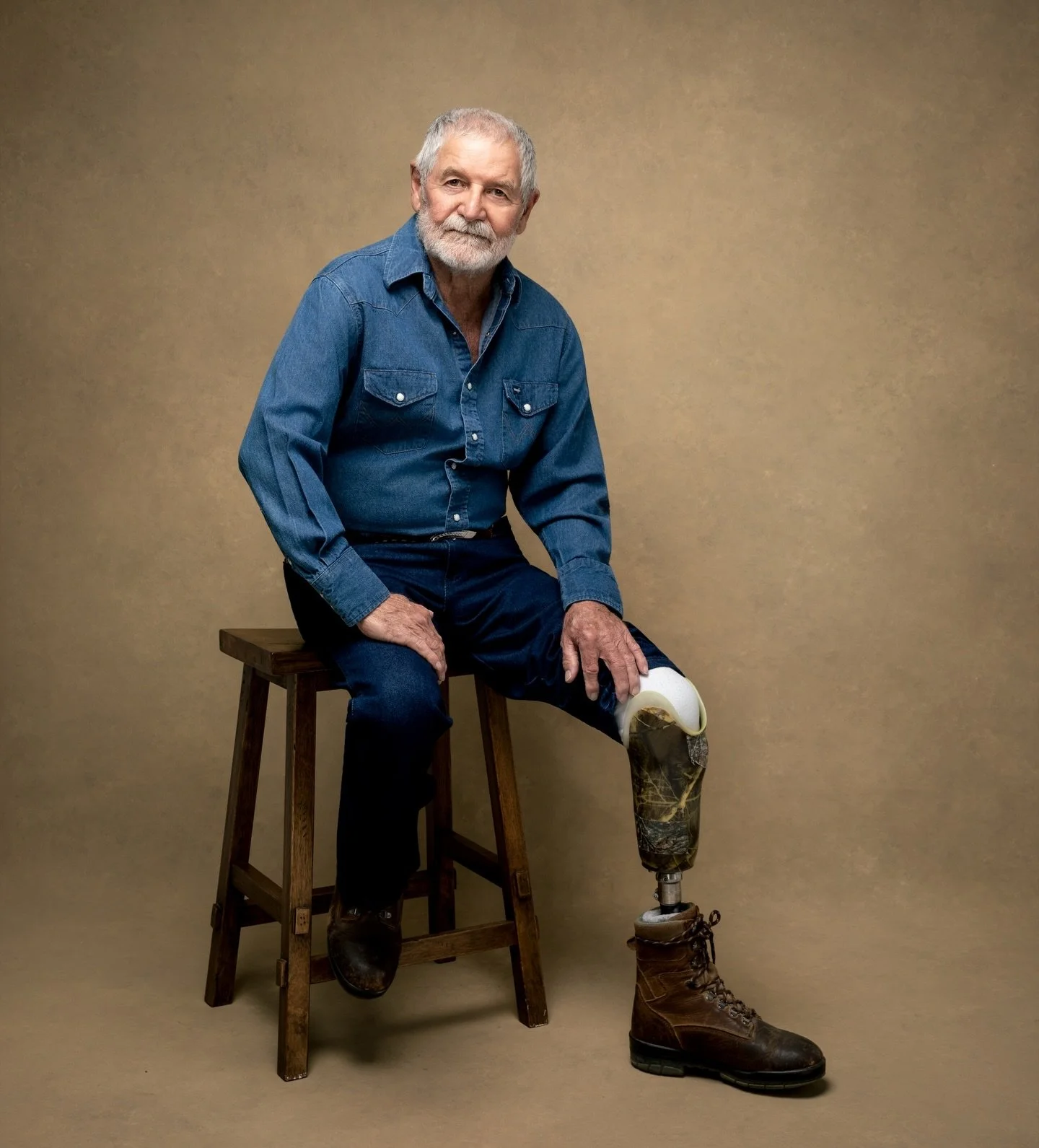 G R I T

Some men are cut from a different cloth. The kind that doesn&rsquo;t fold, doesn&rsquo;t whine, doesn&rsquo;t make what happened to him, his identity. 

This is John E Crain. @kjs_hmua &lsquo;s dad. 

A real deal red blooded American, the on