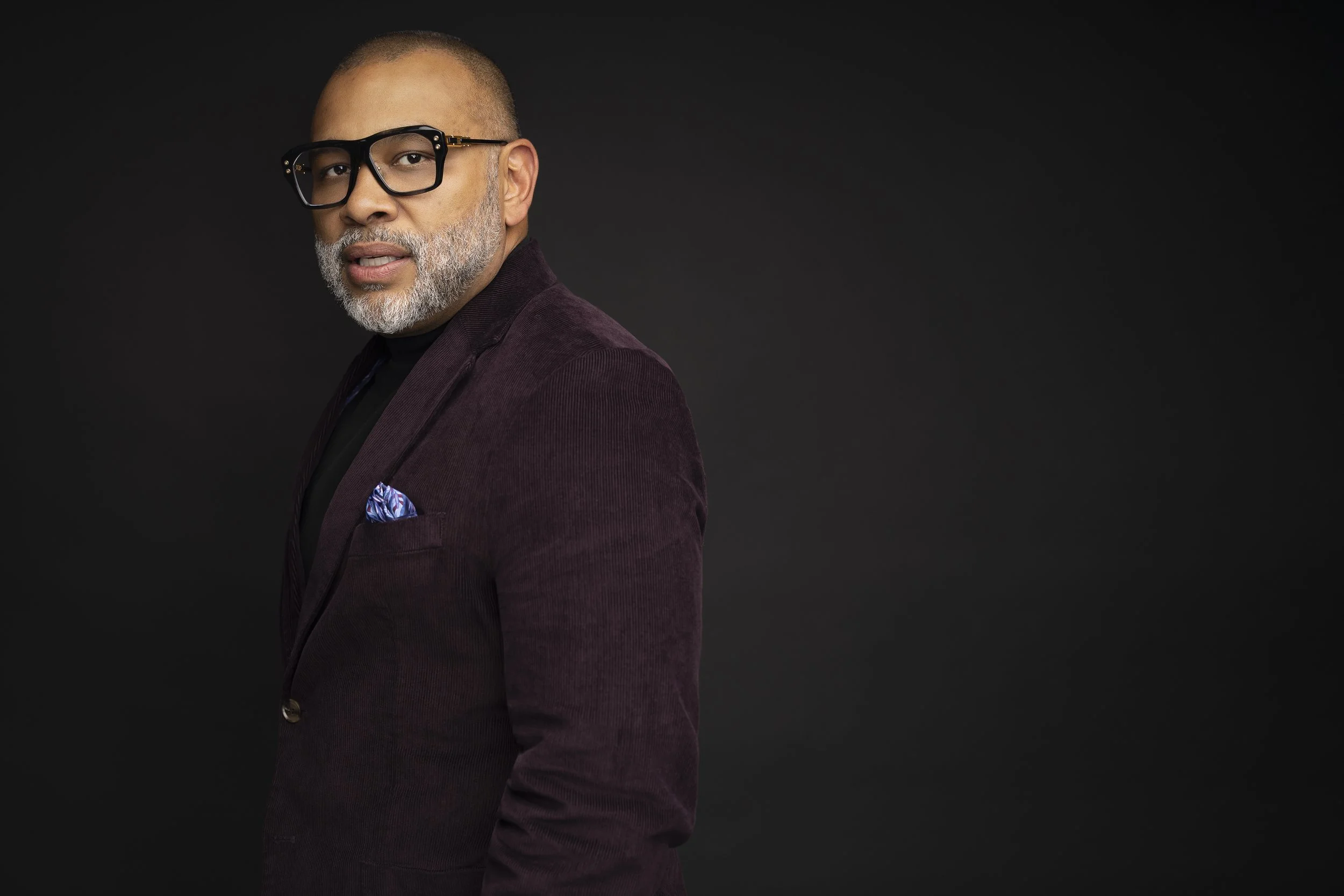 Edinburg Attorney Mediator_Daniel Hernandez_Modern Headshot