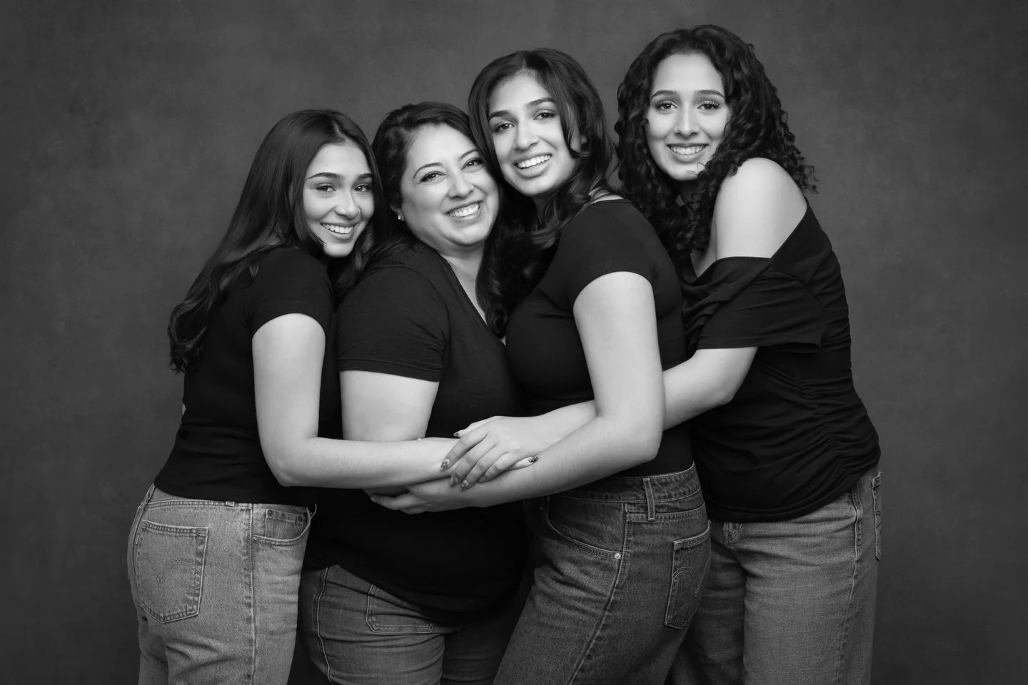 The original mom sandwich. 🖤

She packed every lunch, brushed every hair, dried every tear, taught them everything she knows about being a smart and kind and successful woman. Booked a shoot for her girls and would you believe, almost sat this one o