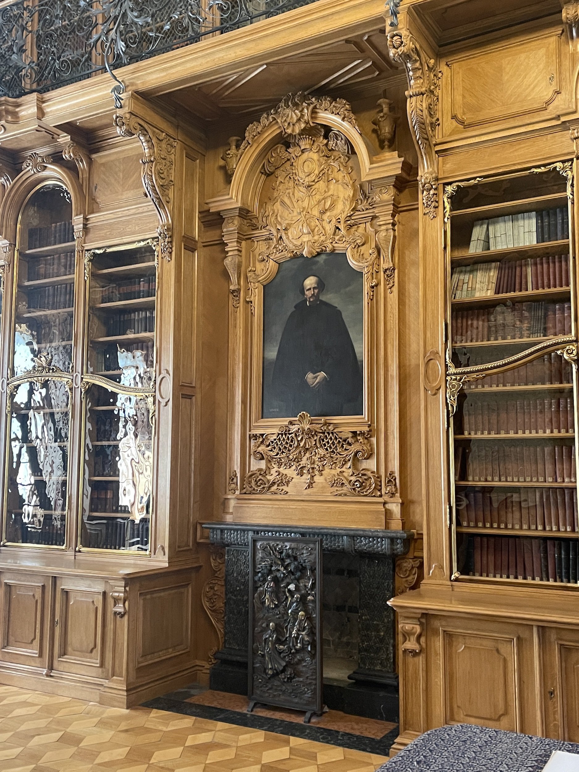 palace-library-fireplace.jpg