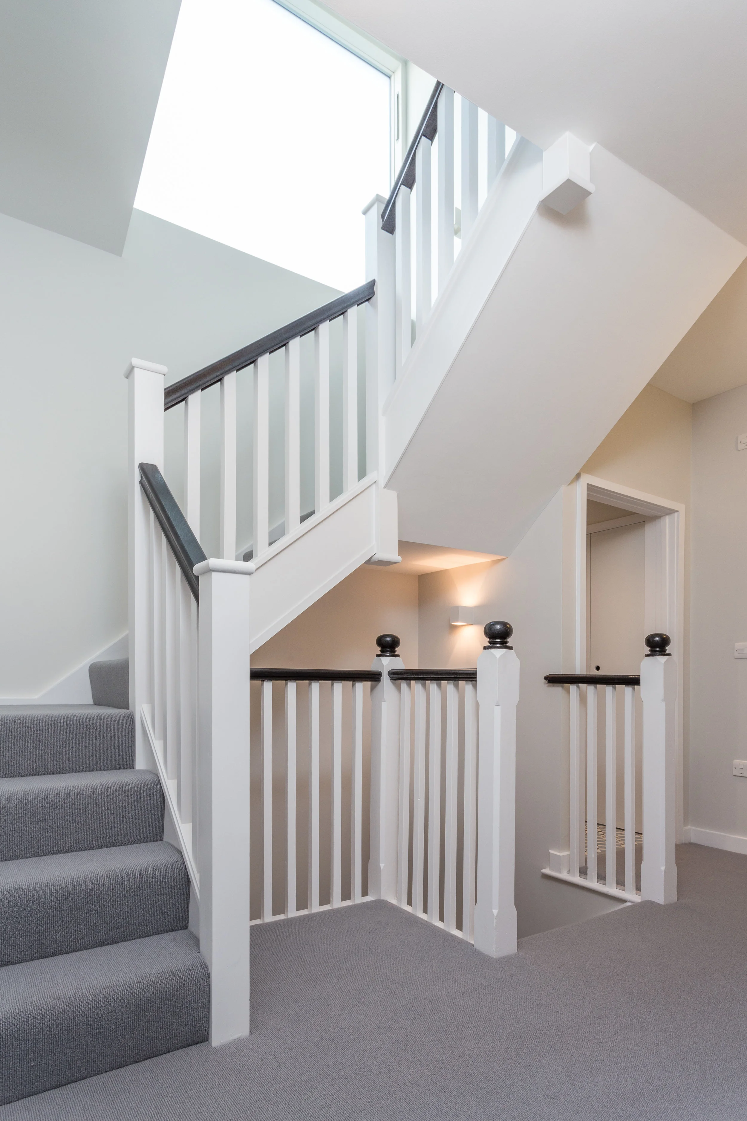 Mount Ephraim Road 51-hall.jpg