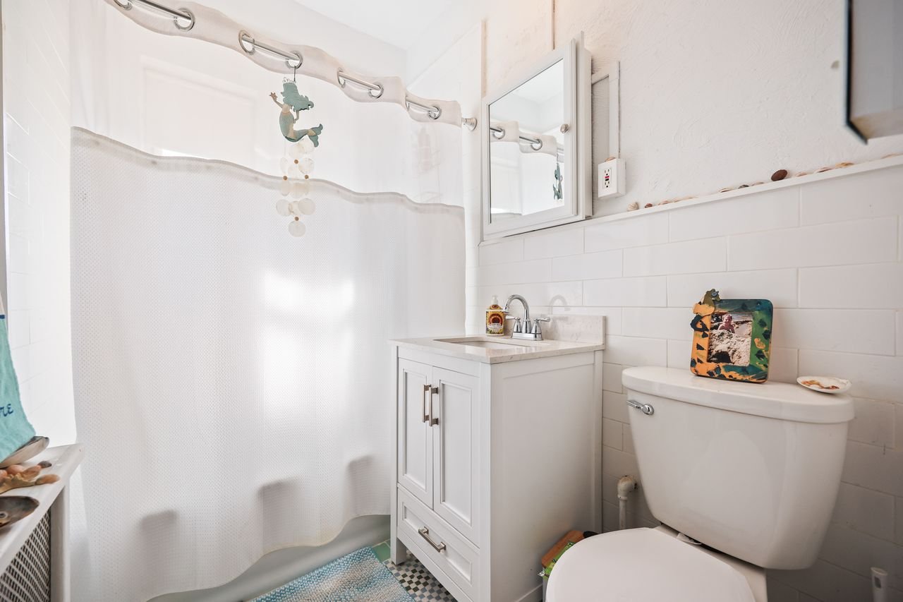 Full Bath.jpg