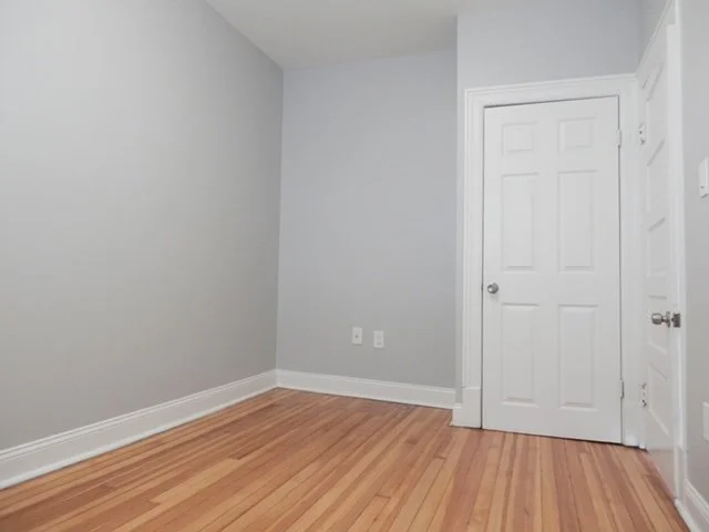 Bedroom 1.JPG