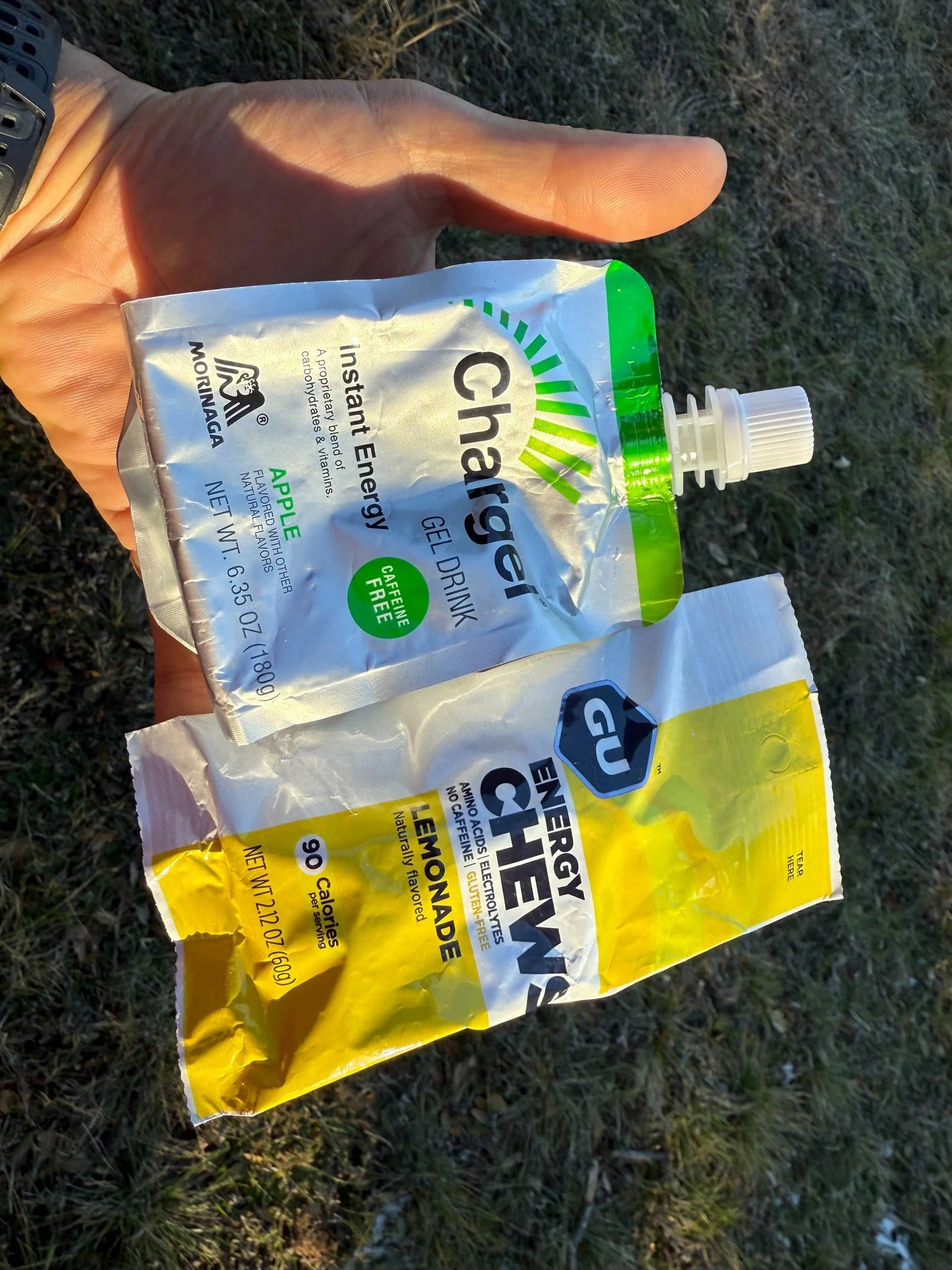 A small carb hit before training beats perfect macros later.

You don&rsquo;t need a full meal. You don&rsquo;t need &ldquo;optimal.&rdquo; You just need to tell your nervous system and muscles that fuel is coming.

~10&ndash;20 g carbs, 10&ndash;15 